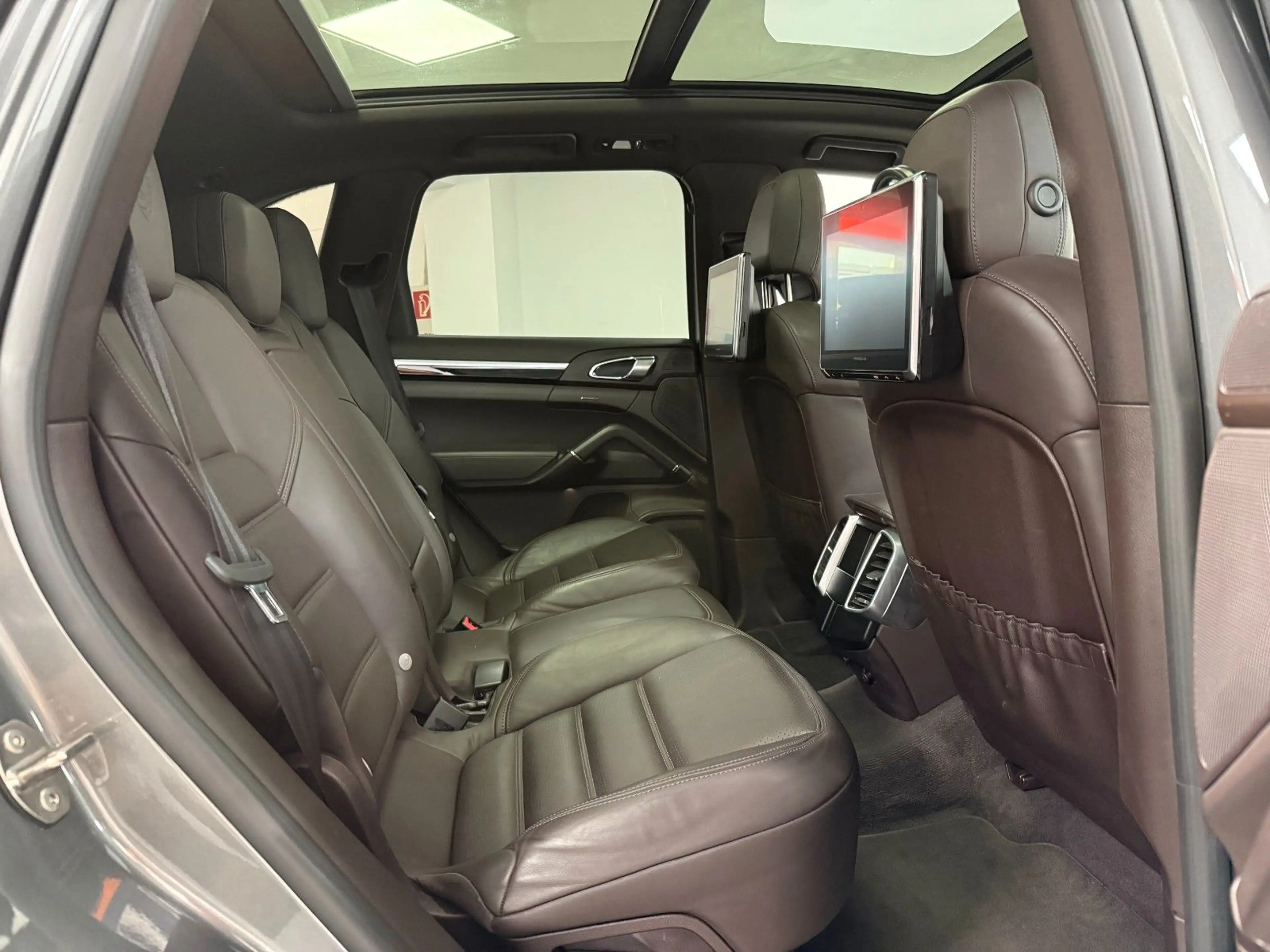 Porsche Cayenne S Diesel — photo 13