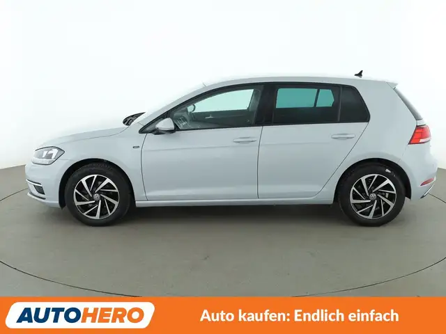Volkswagen Golf view 3