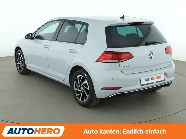 Volkswagen Golf view 4