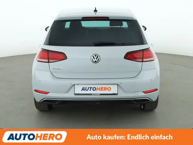 Volkswagen Golf view 5