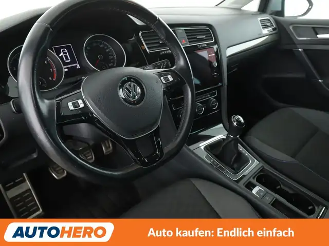 Volkswagen Golf view 11