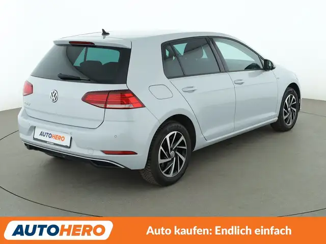 Volkswagen Golf view 6