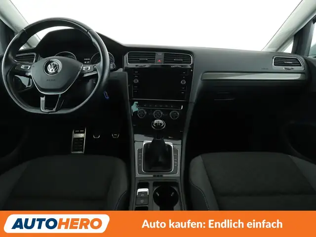 Volkswagen Golf view 12