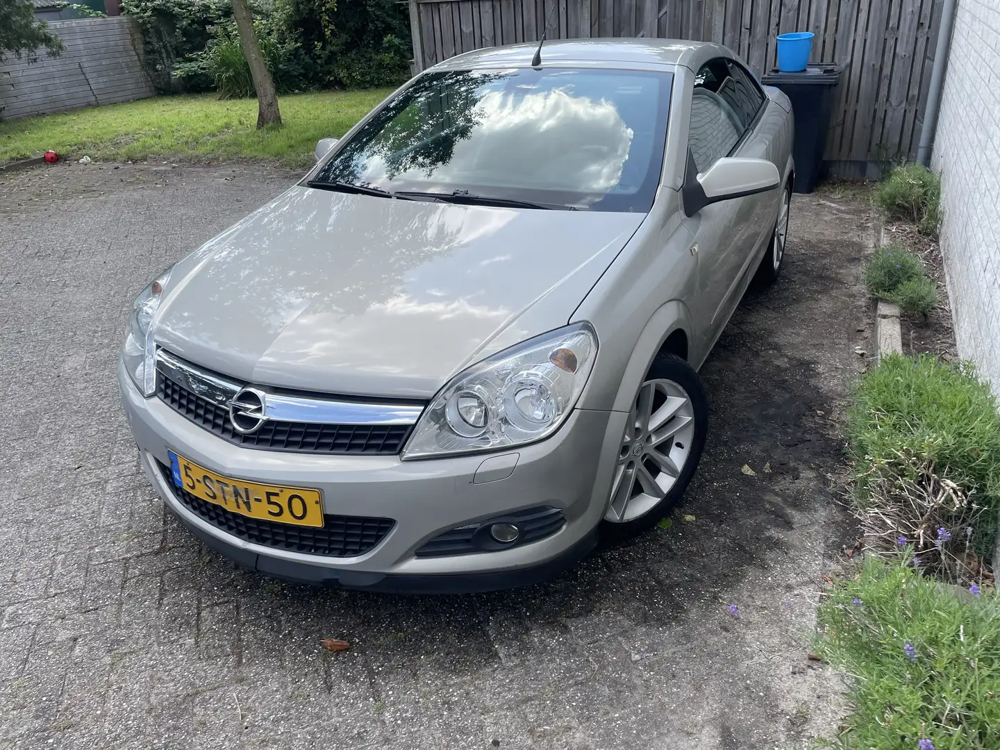 Opel Astra 1.6 Temptation Grijs - 2