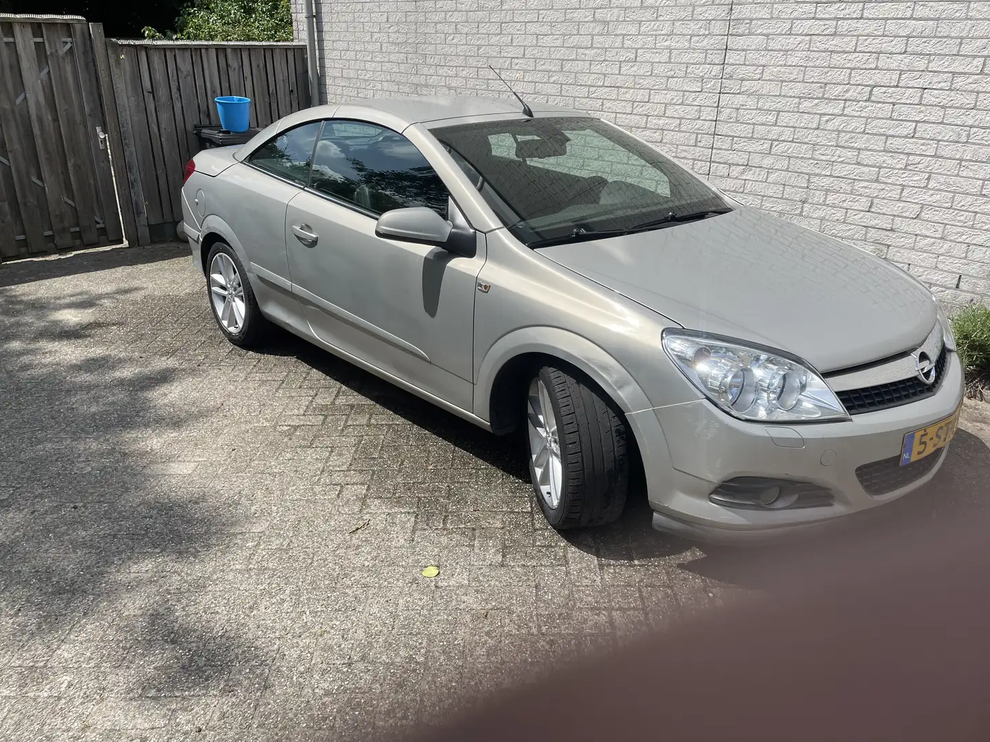 Opel Astra 1.6 Temptation Grijs - 1