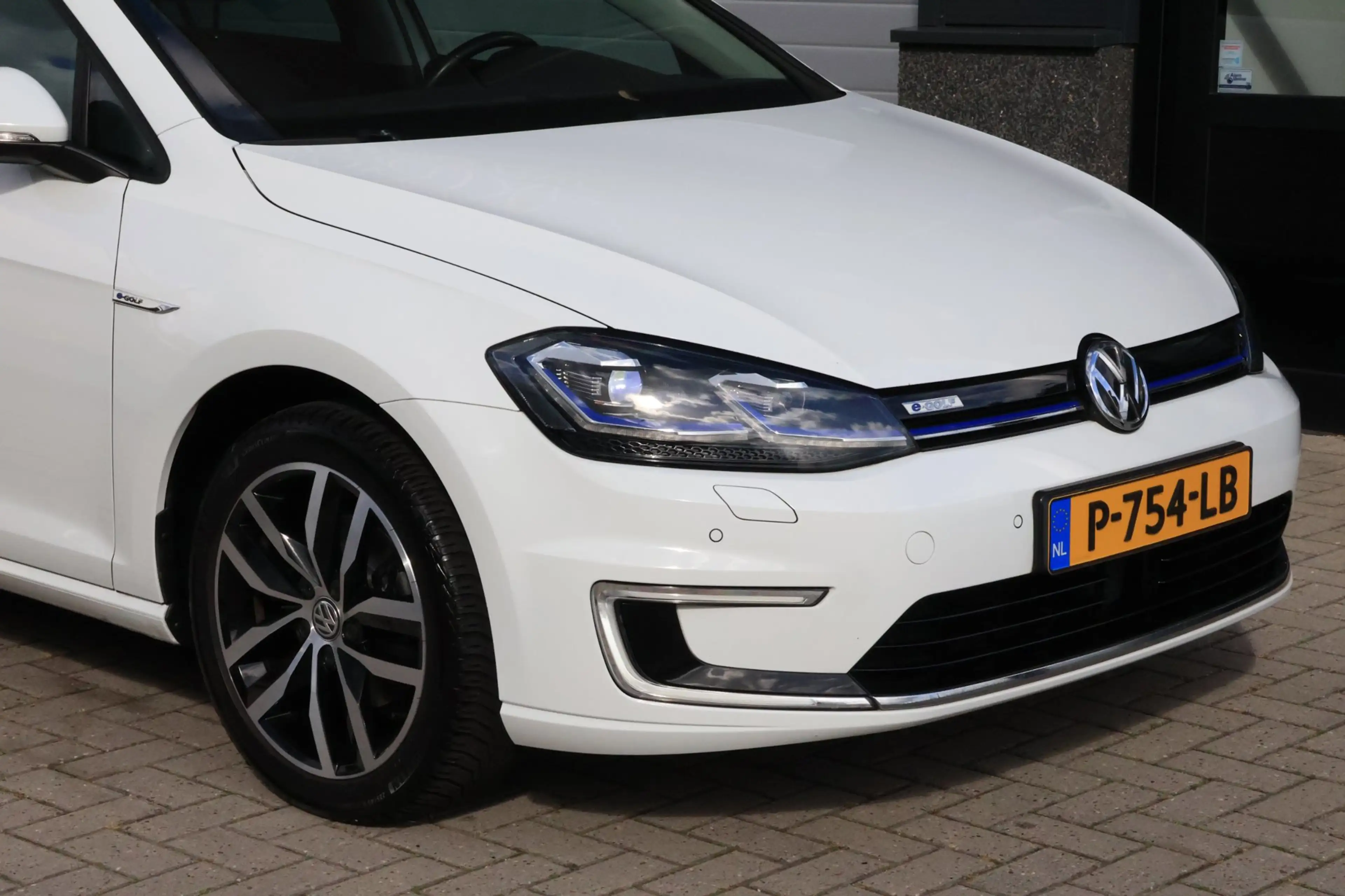 Volkswagen e-Golf E-Golf | DIGI DASH|LEDER|WARMTEPOMP|SOH 90 % — photo 9
