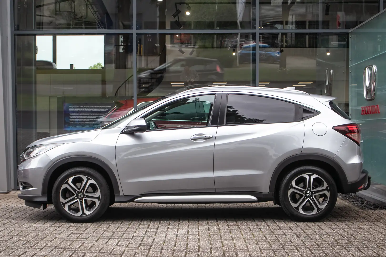 Honda HR-V 1.5 i-VTEC Executive Automaat - All in rijklaarpri Grigio - 2