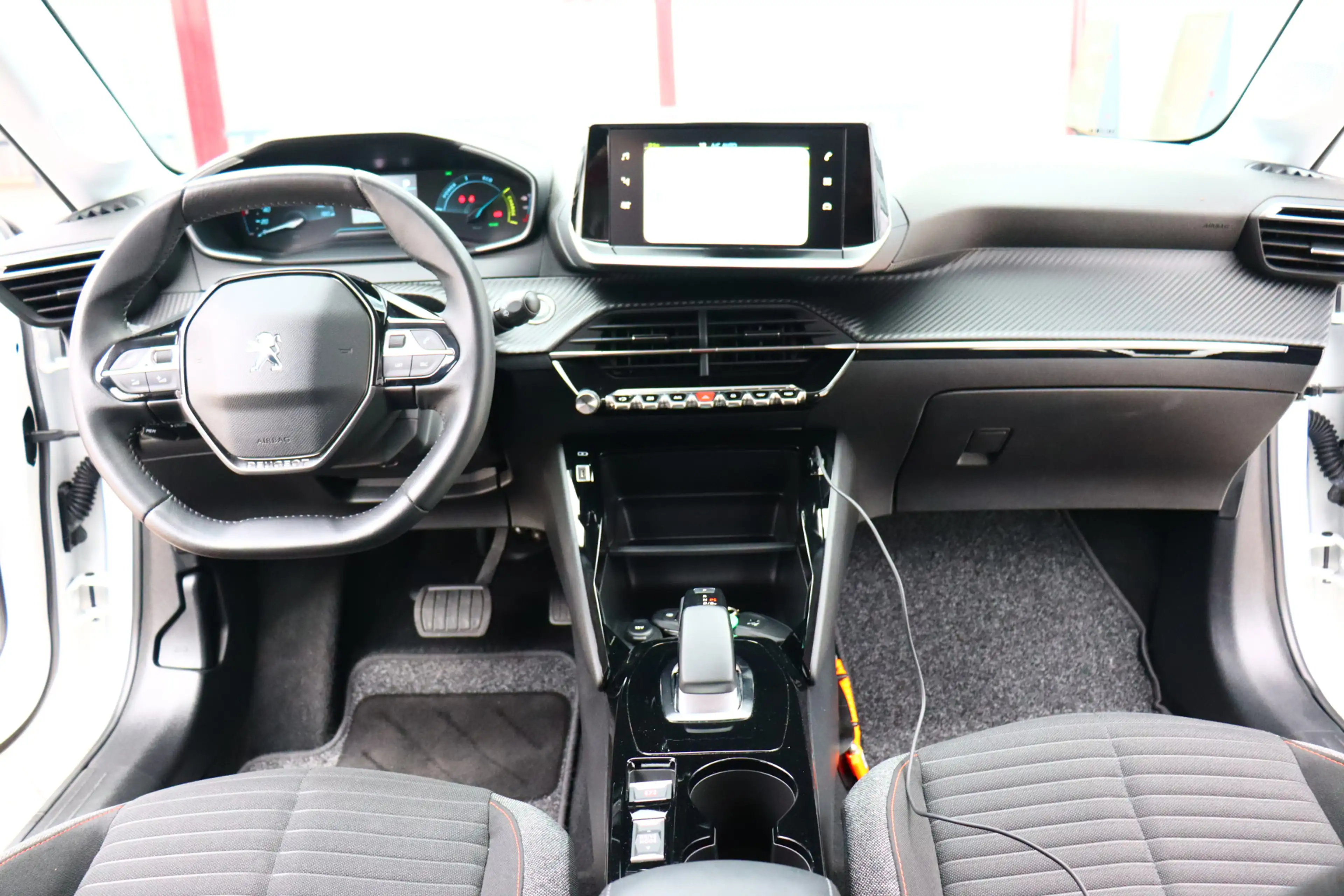 Peugeot e-208 EV Active 50 kWh O.a.: Clima, Navi, Cruise, Carpla — photo 3