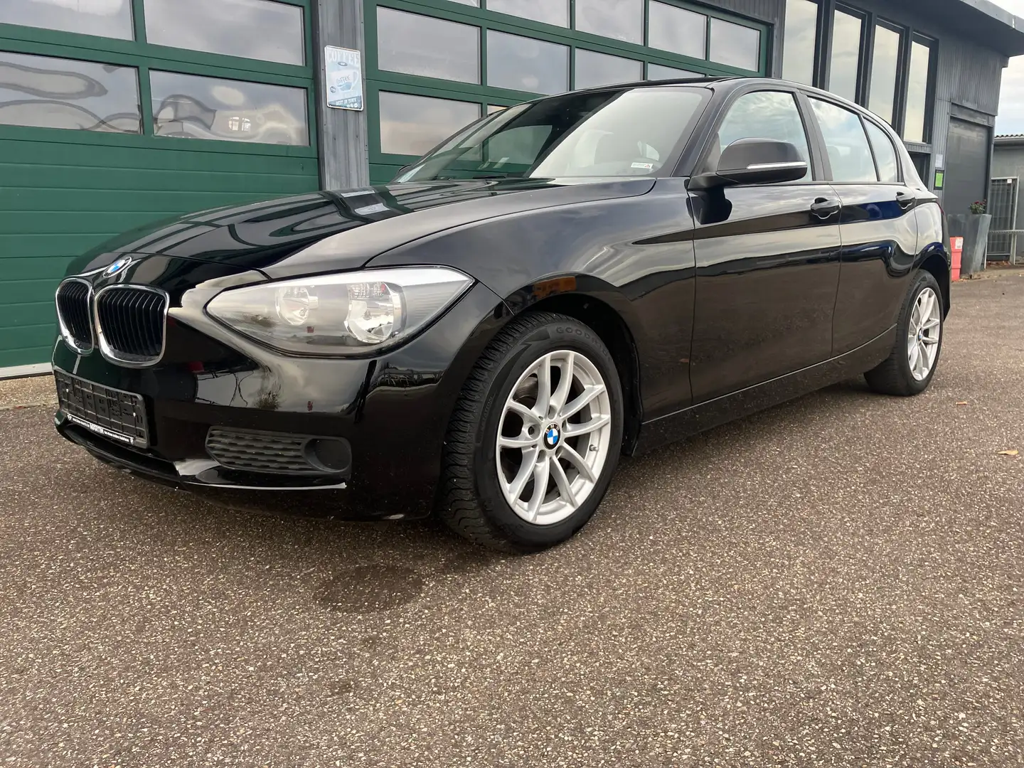 BMW 116 116i Automatik Navi Sitzheizung BC Multi Tempomat Schwarz - 2