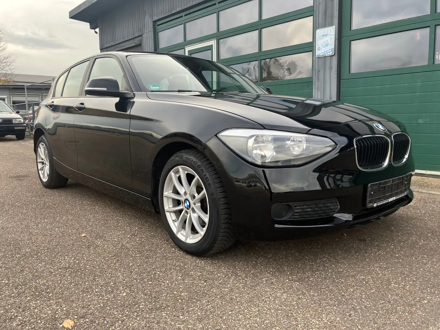 BMW 116 116i Automatik Navi Sitzheizung BC Multi Tempomat Schwarz - 1