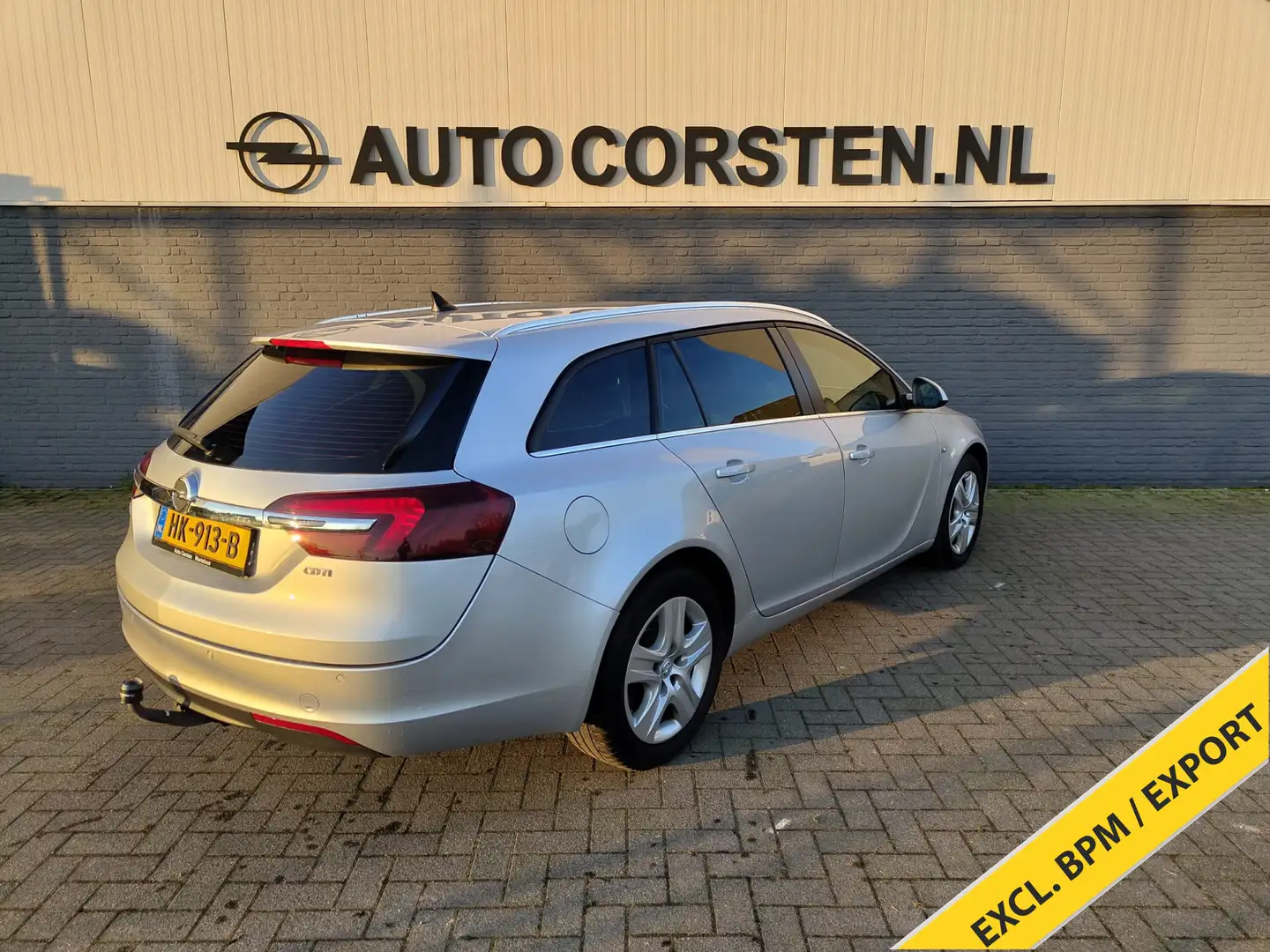 Opel Insignia Sports Tourer 1.6CDTI 136PK Edition Leer Trekhaak Grau - 2