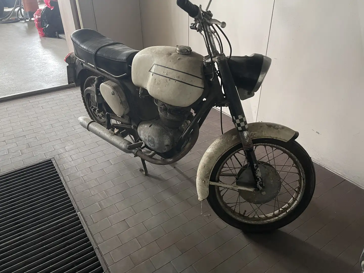Gilera Giubileo 173cc White - 1