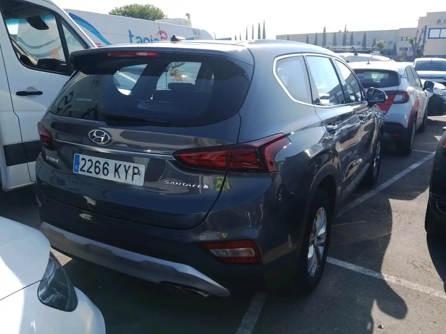 Hyundai SANTA FE 2.0CRDi 4x2 Essence 7s Gris - 2