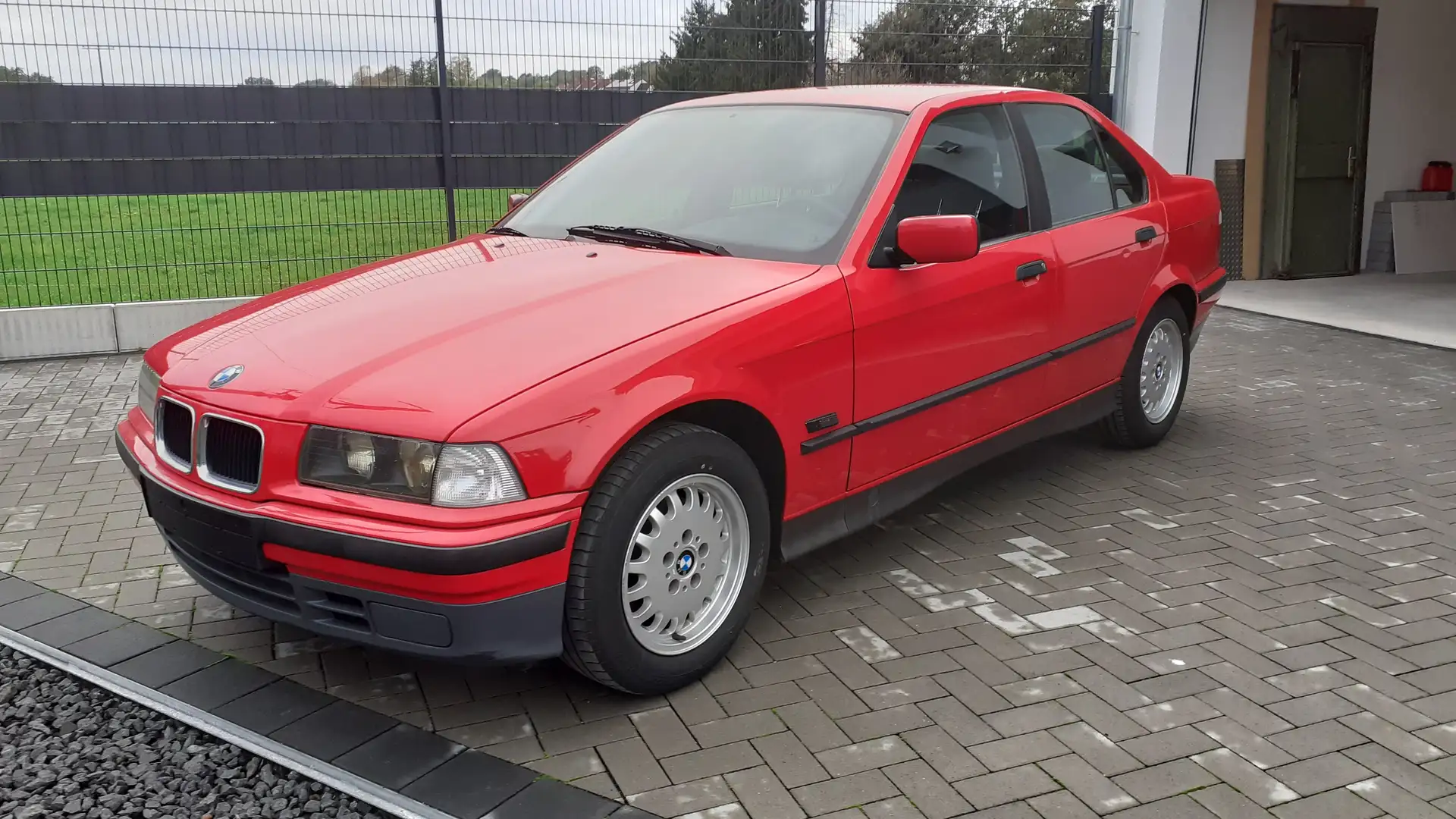 BMW 318 sehr gepflegt  , Kein Rost, Klima Top Zustand Rouge - 1