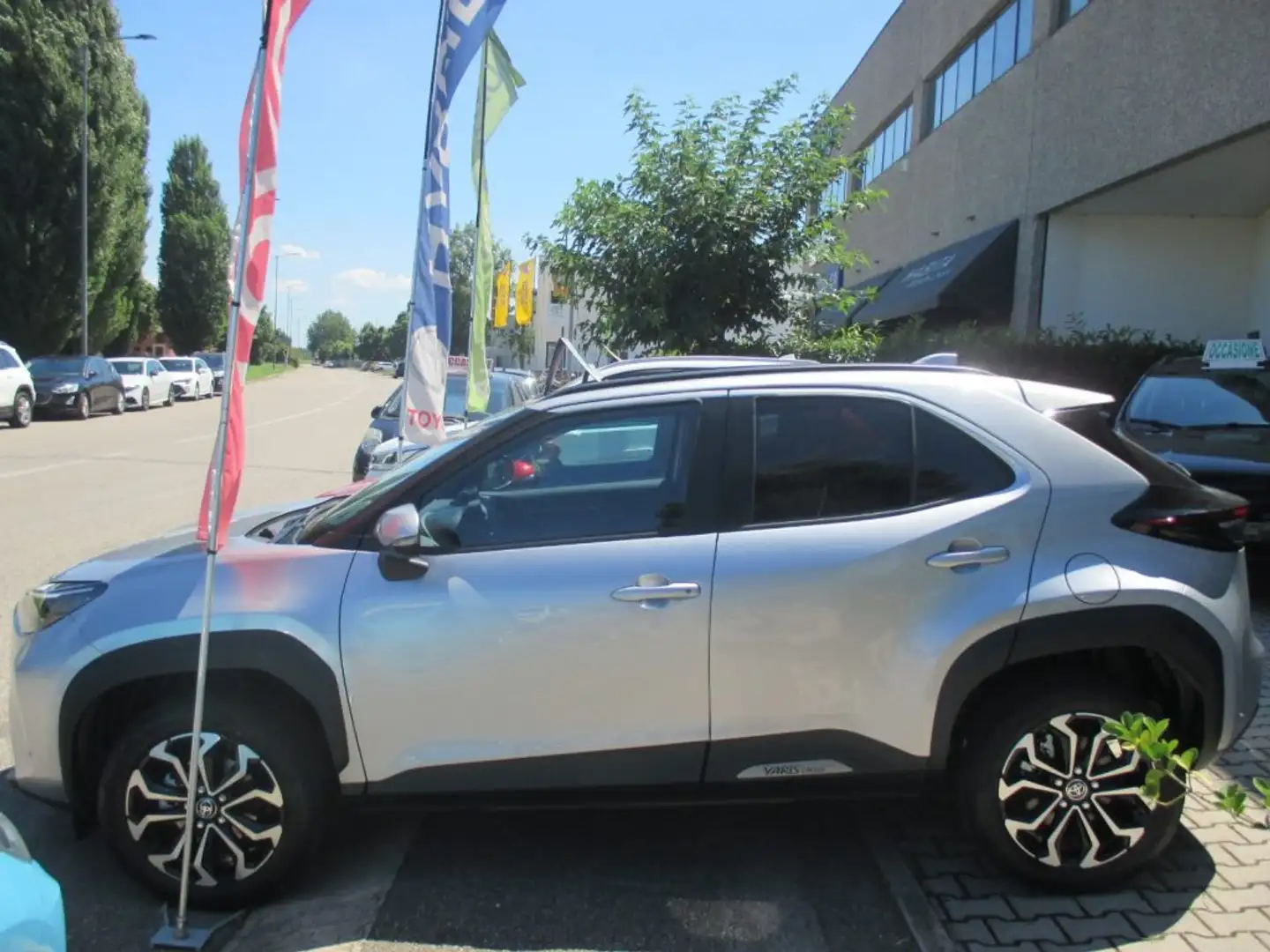 Toyota Yaris Cross 1.5 Hybrid 5p. E-CVT Trend Zilver - 2