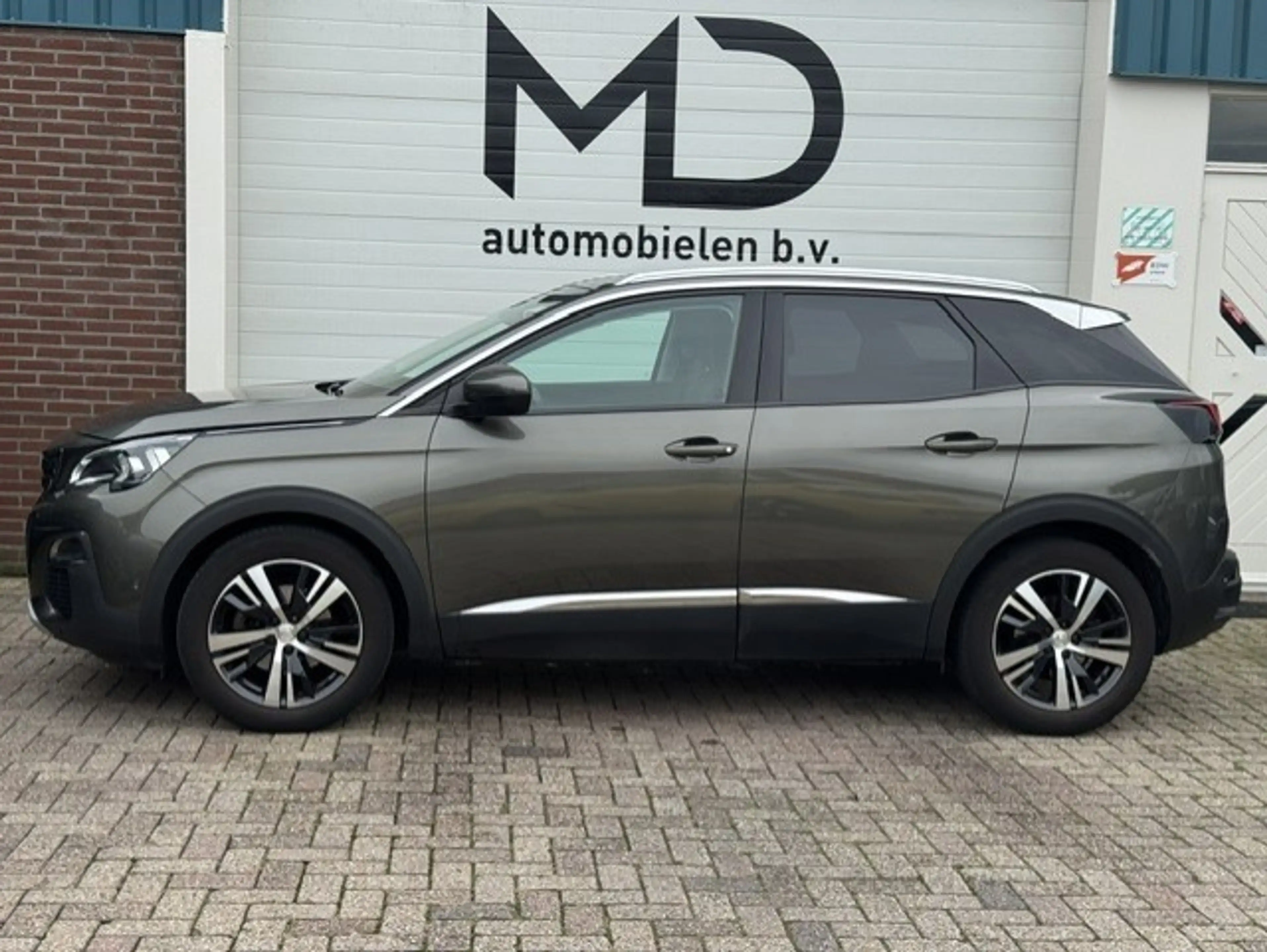 Peugeot 3008 1.6 e-Premium -Automaat- Trekhaak- 360°-Keyless — photo 3