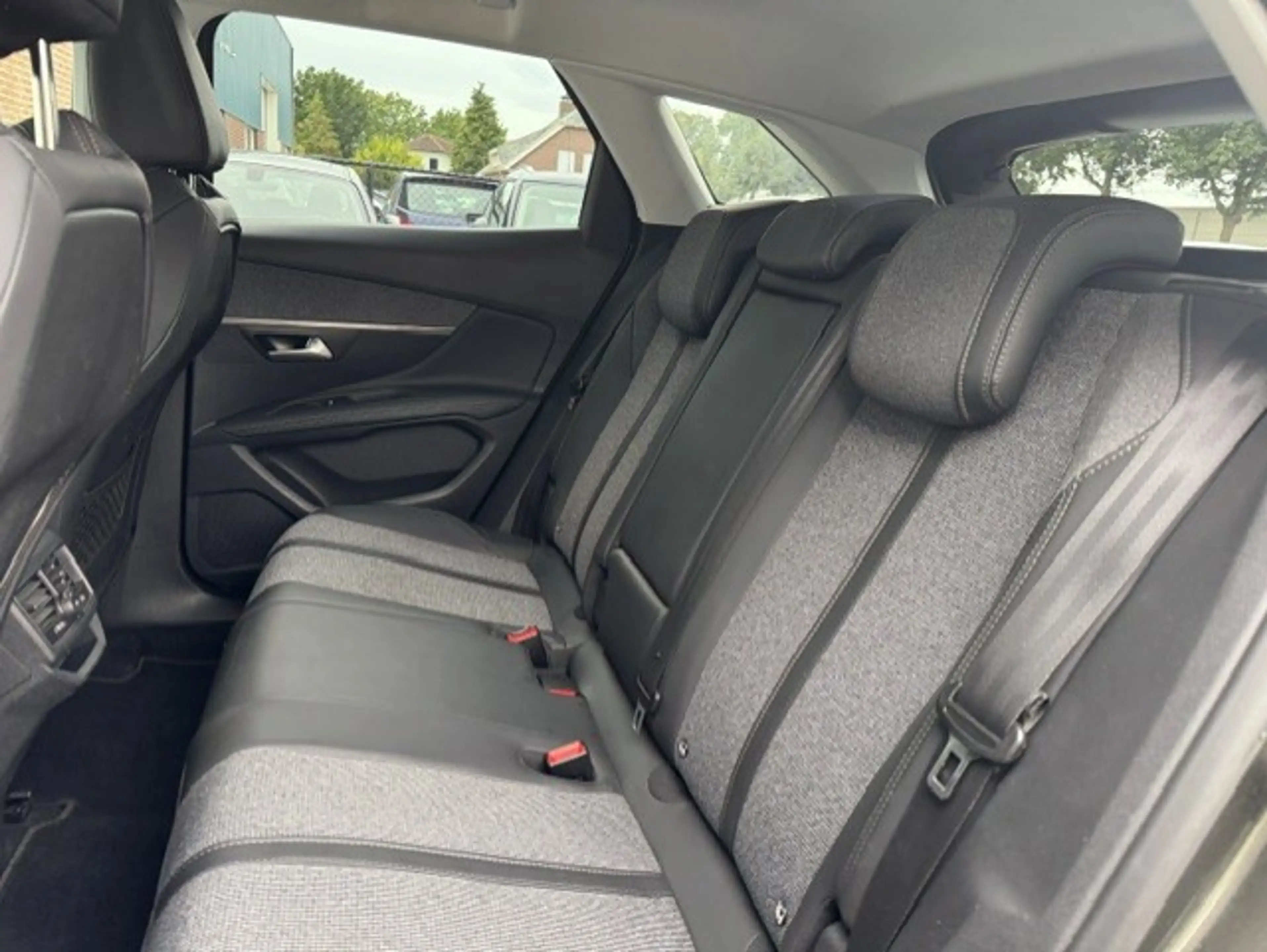 Peugeot 3008 1.6 e-Premium -Automaat- Trekhaak- 360°-Keyless — photo 15