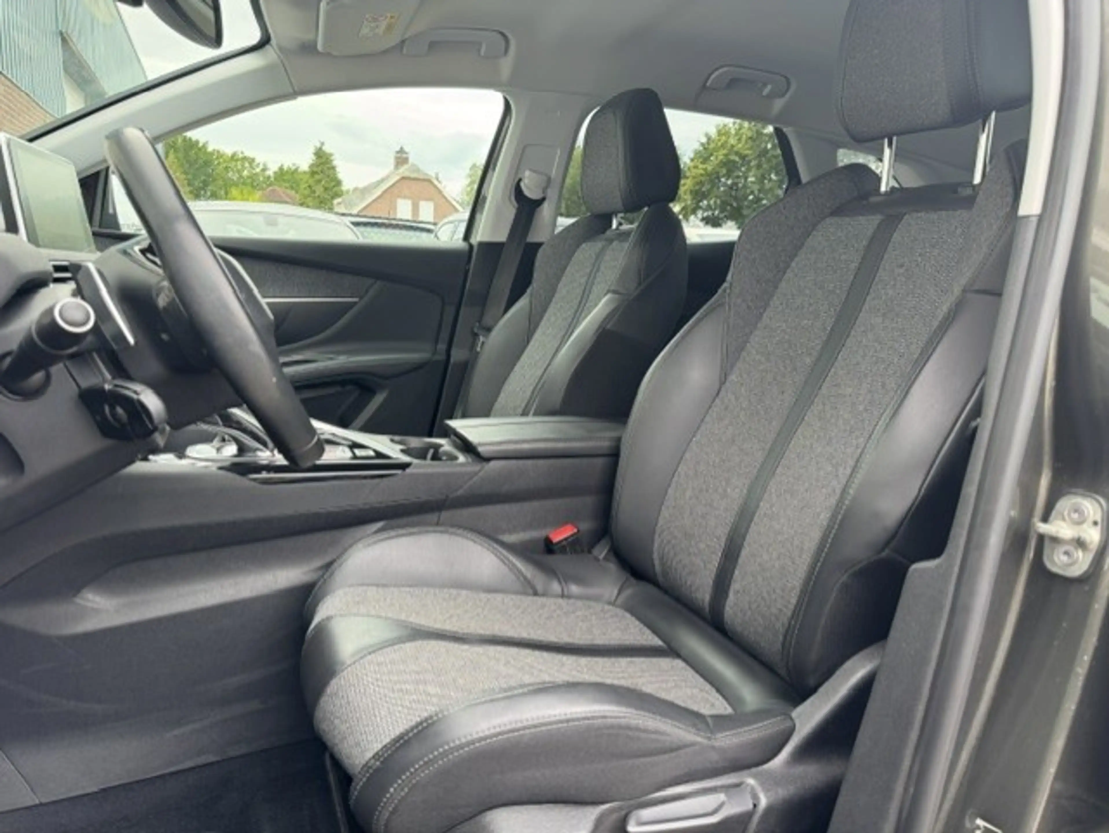 Peugeot 3008 1.6 e-Premium -Automaat- Trekhaak- 360°-Keyless — photo 14