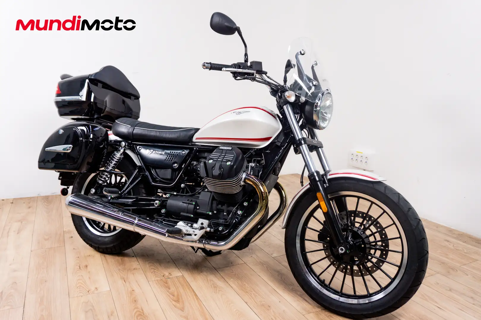 Moto Guzzi V 9 - 2