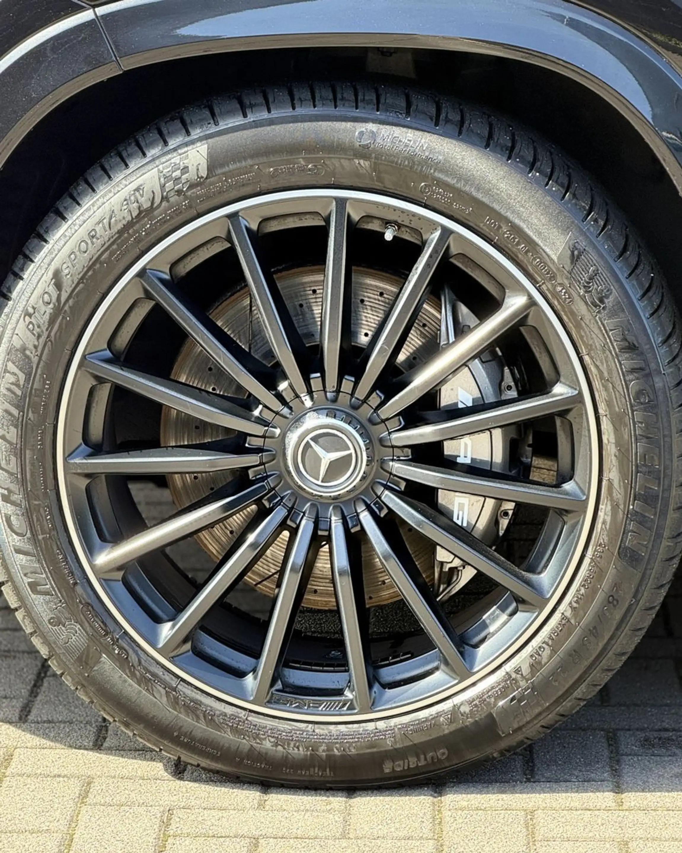 Mercedes-Benz GLS 63 AMG AMGS*HUP*MASSAGE*360*ACC*P-AGA*MULITBE*22" — photo 4