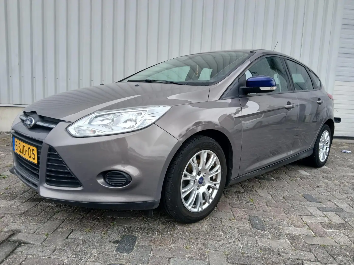 Ford Focus 1.0 EcoBoost Trend SCHADEAUTO!! Brown - 2