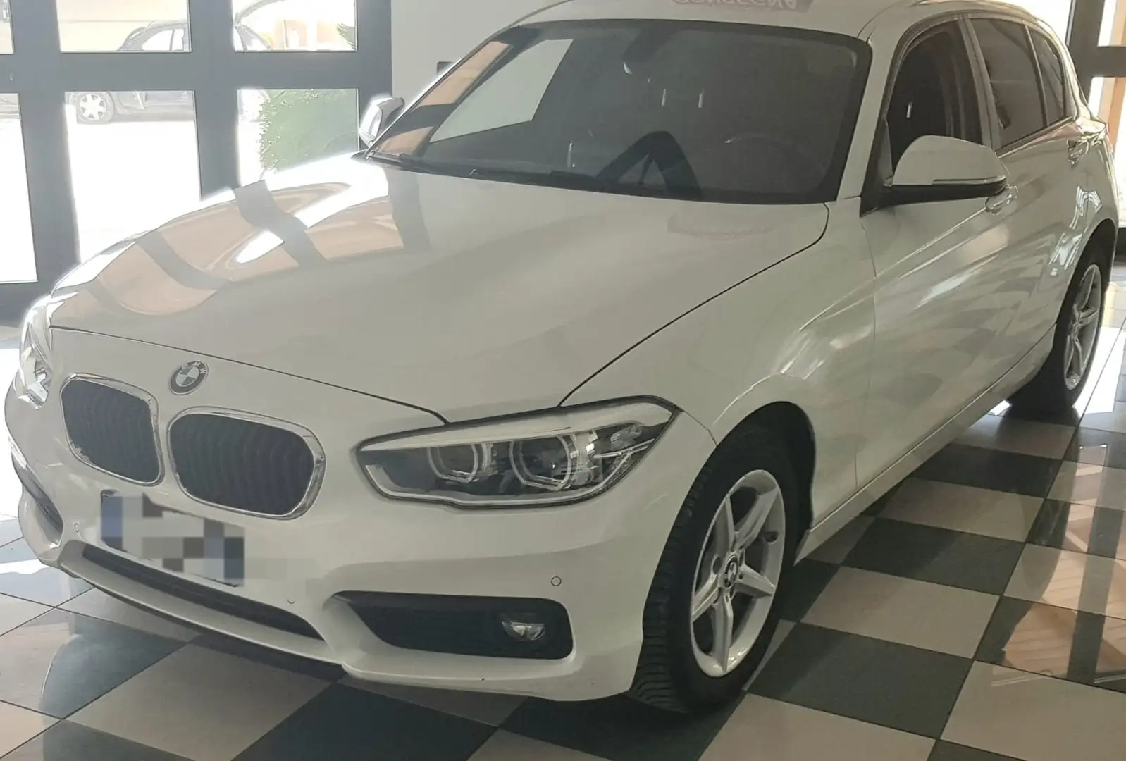 BMW 114 Serie 1 F/20-21 2018 114d 5p Business Bianco - 1