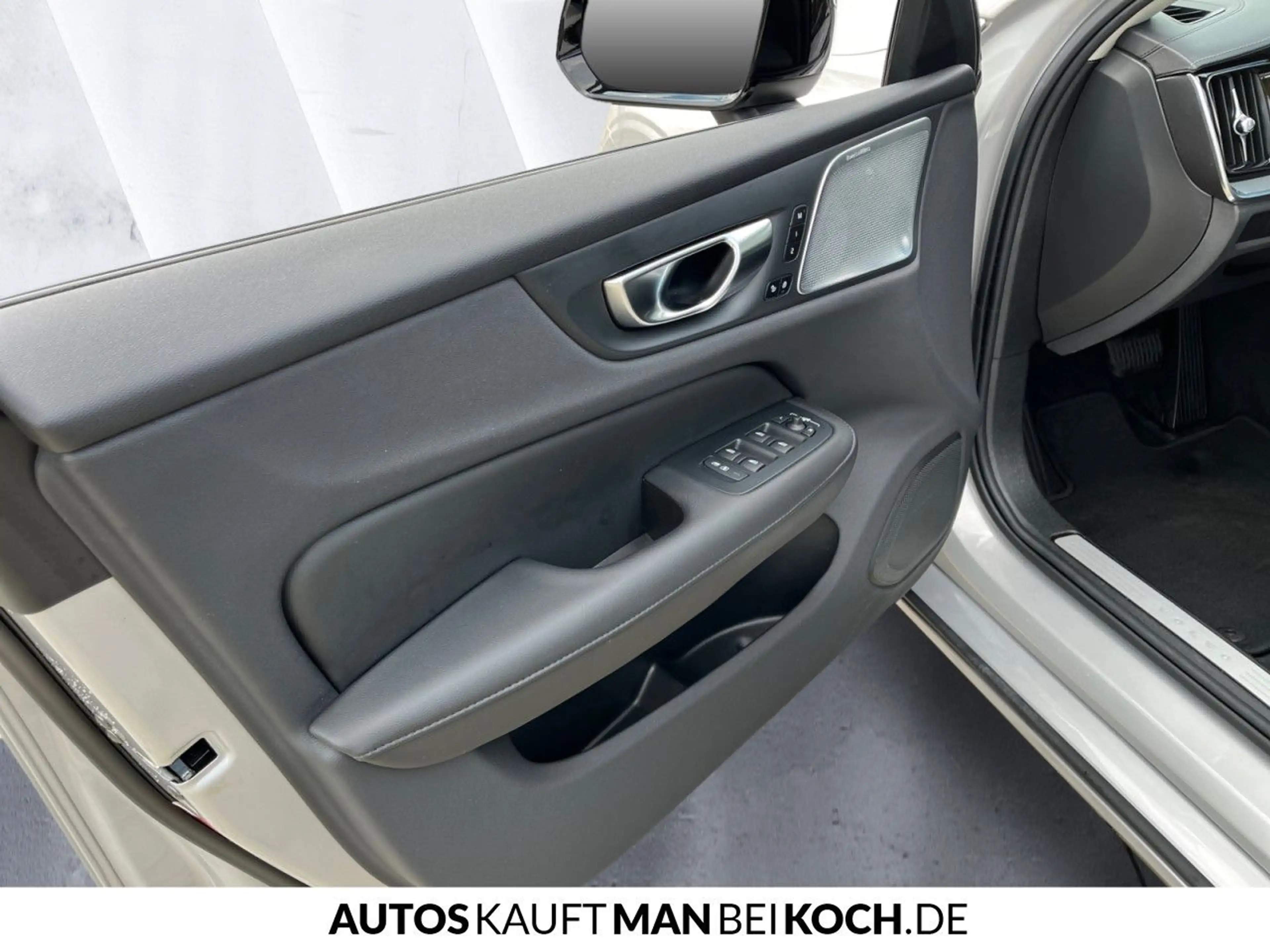 Volvo S60 B5 B AWD Ultimate Dark ACC BLIS B/W 360° LED — photo 13