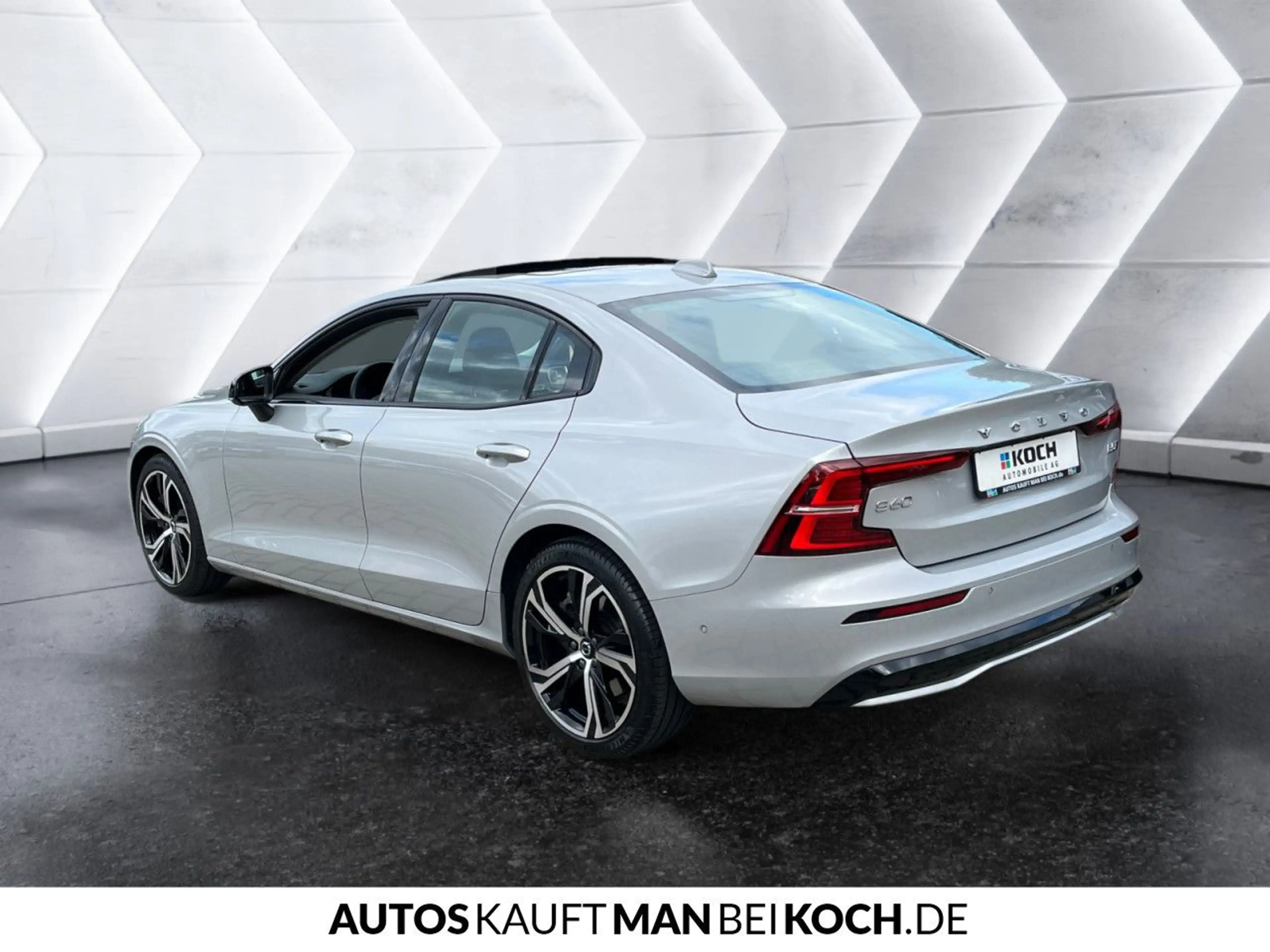 Volvo S60 B5 B AWD Ultimate Dark ACC BLIS B/W 360° LED — photo 3