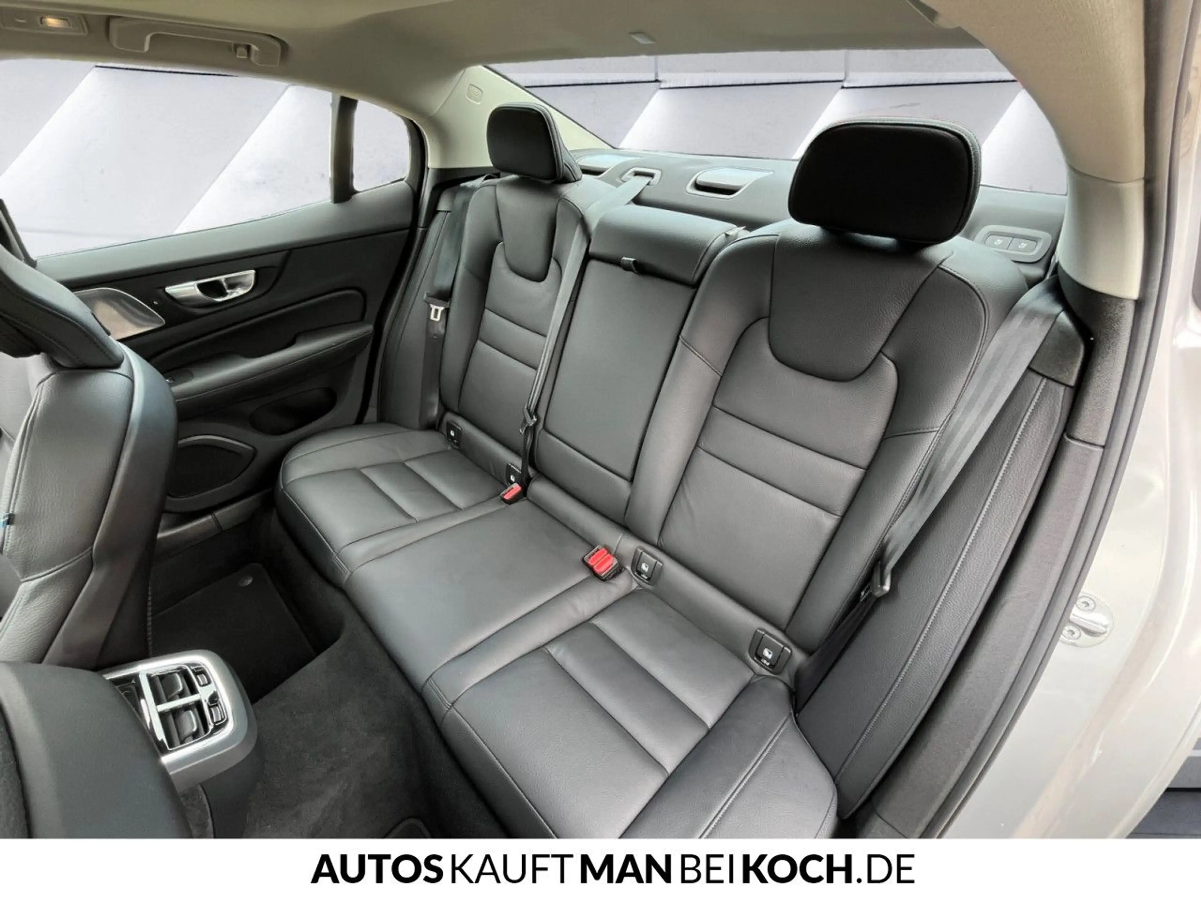 Volvo S60 B5 B AWD Ultimate Dark ACC BLIS B/W 360° LED — photo 7