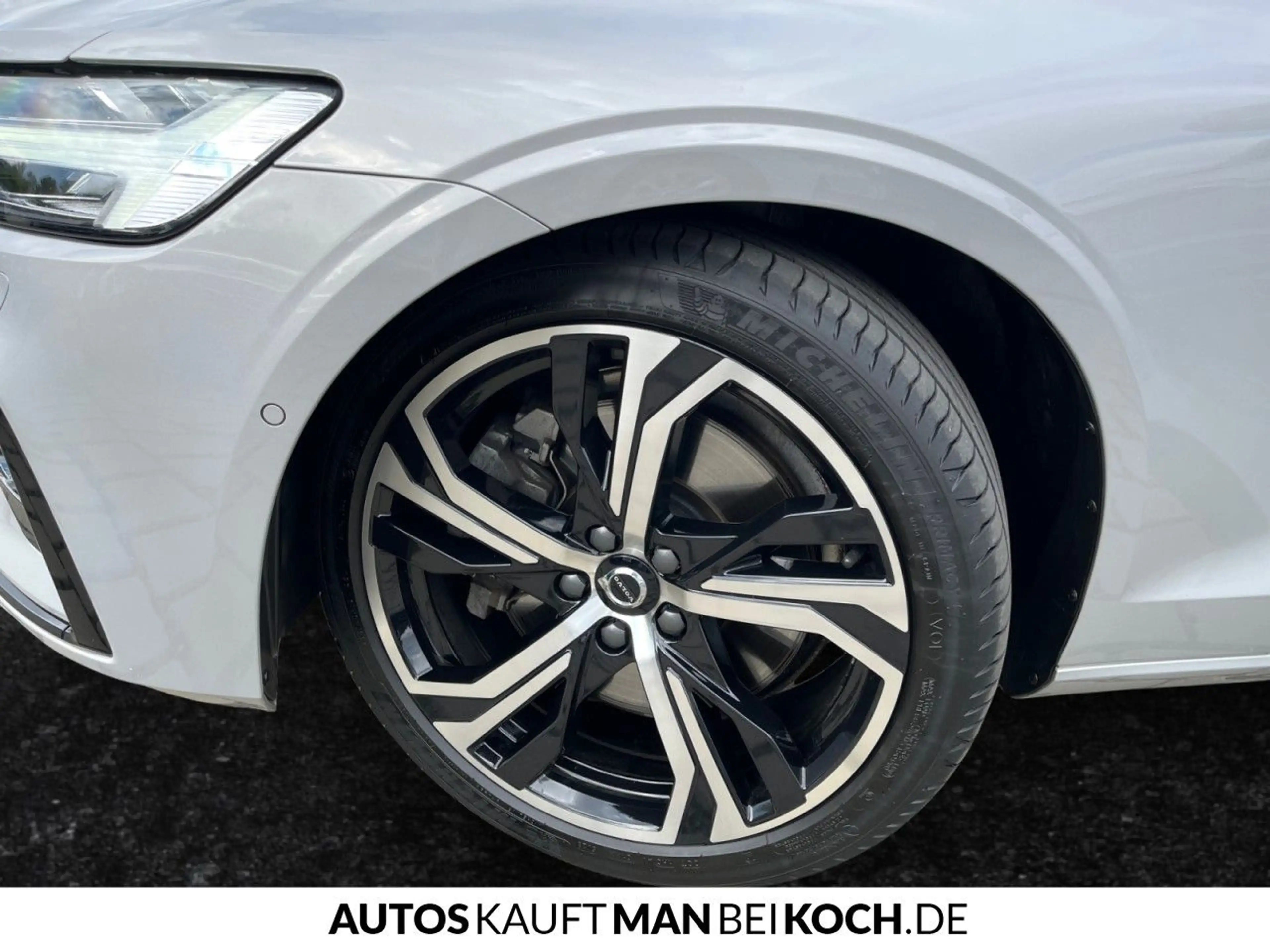 Volvo S60 B5 B AWD Ultimate Dark ACC BLIS B/W 360° LED — photo 15
