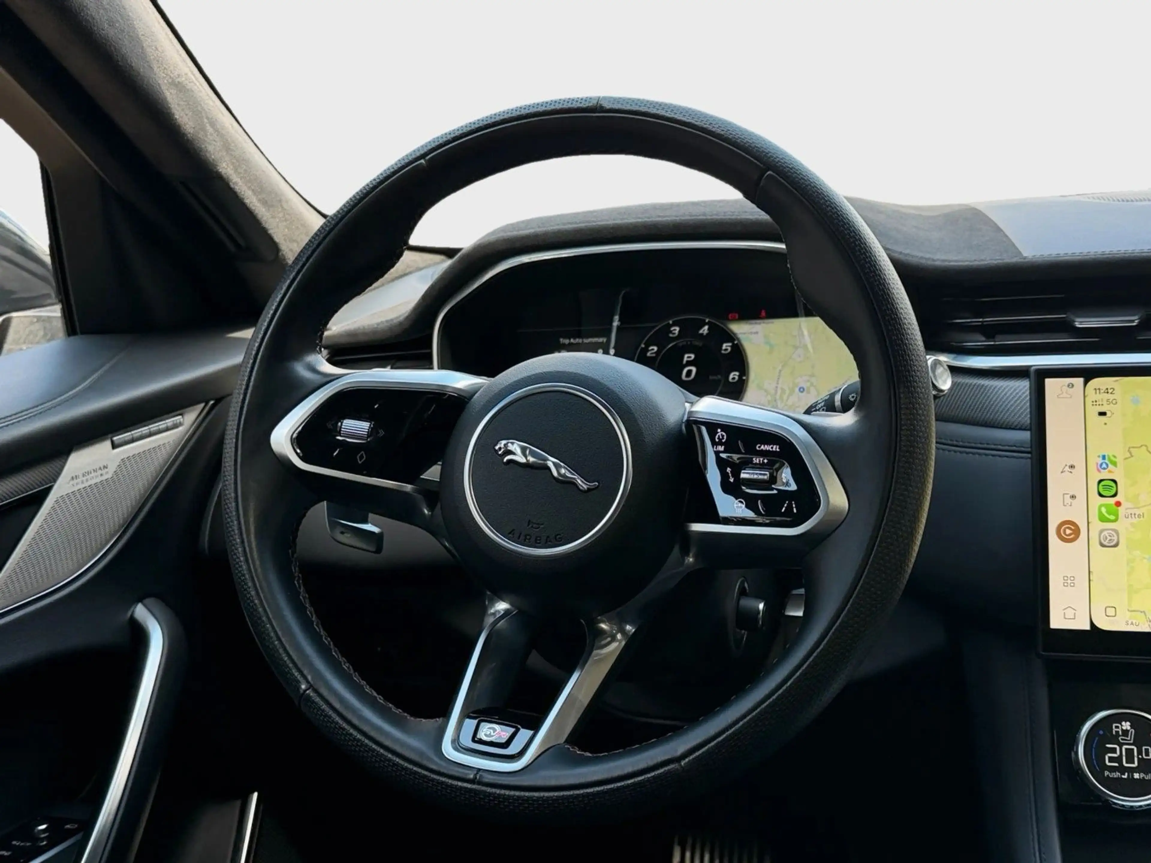 Jaguar F-Pace F-PACE SVR AWD* 22" Meridian-650W*HUD*Pano — photo 11