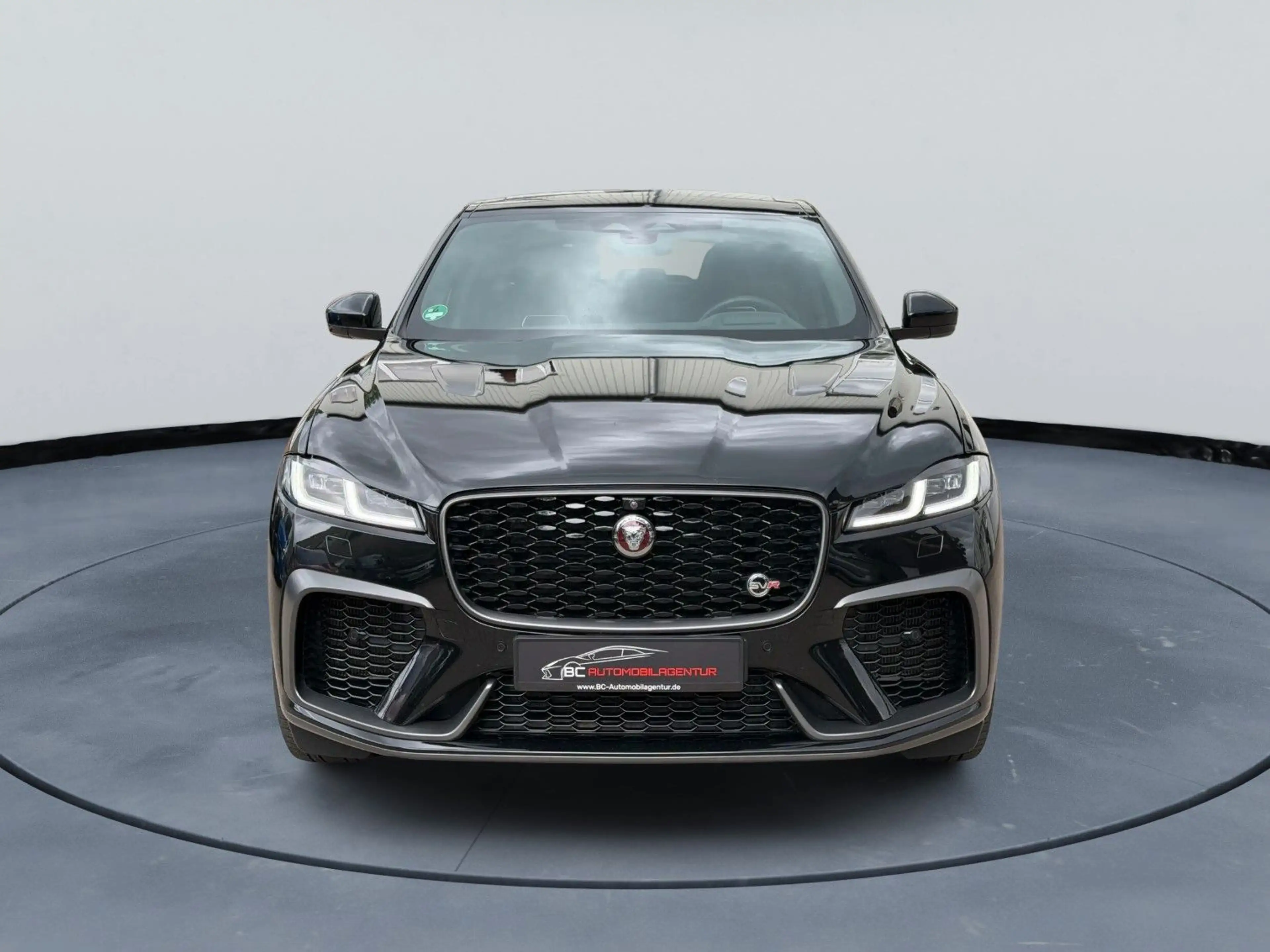 Jaguar F-Pace F-PACE SVR AWD* 22" Meridian-650W*HUD*Pano — photo 2