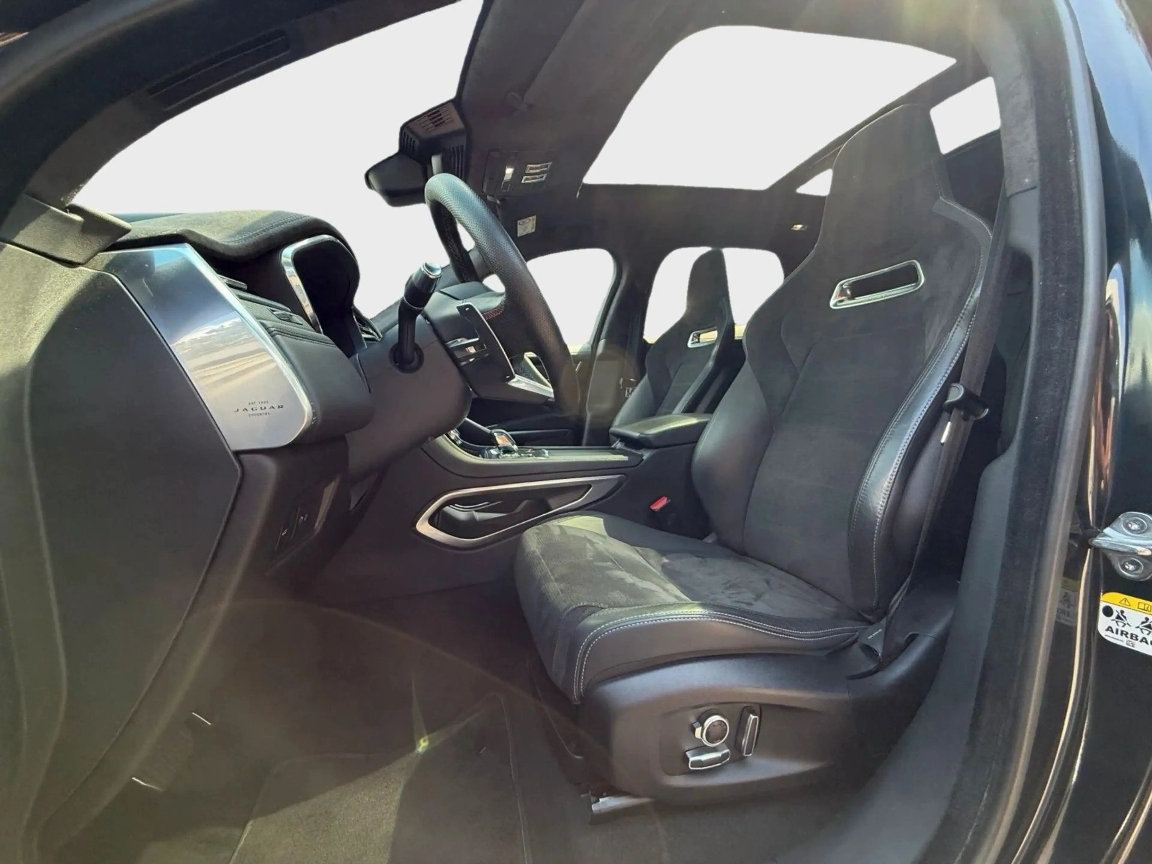 Jaguar F-Pace F-PACE SVR AWD* 22" Meridian-650W*HUD*Pano — photo 9