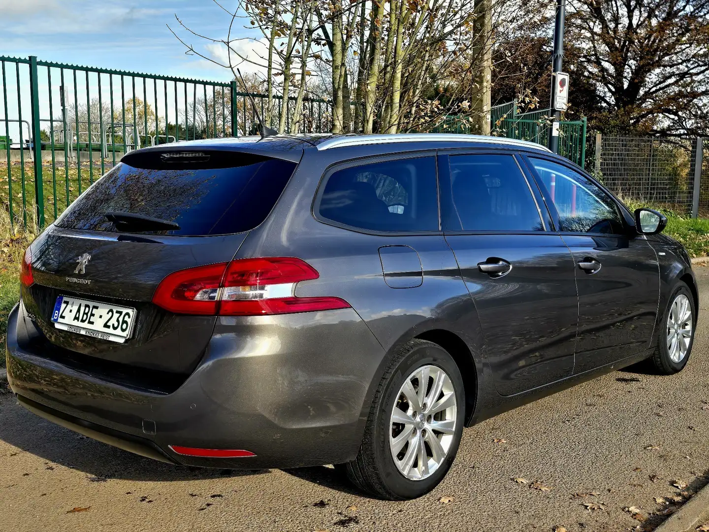 Peugeot 308 SW 1.5HDi * Carnet * 1er prop. * Tva * Garantie* Grijs - 2