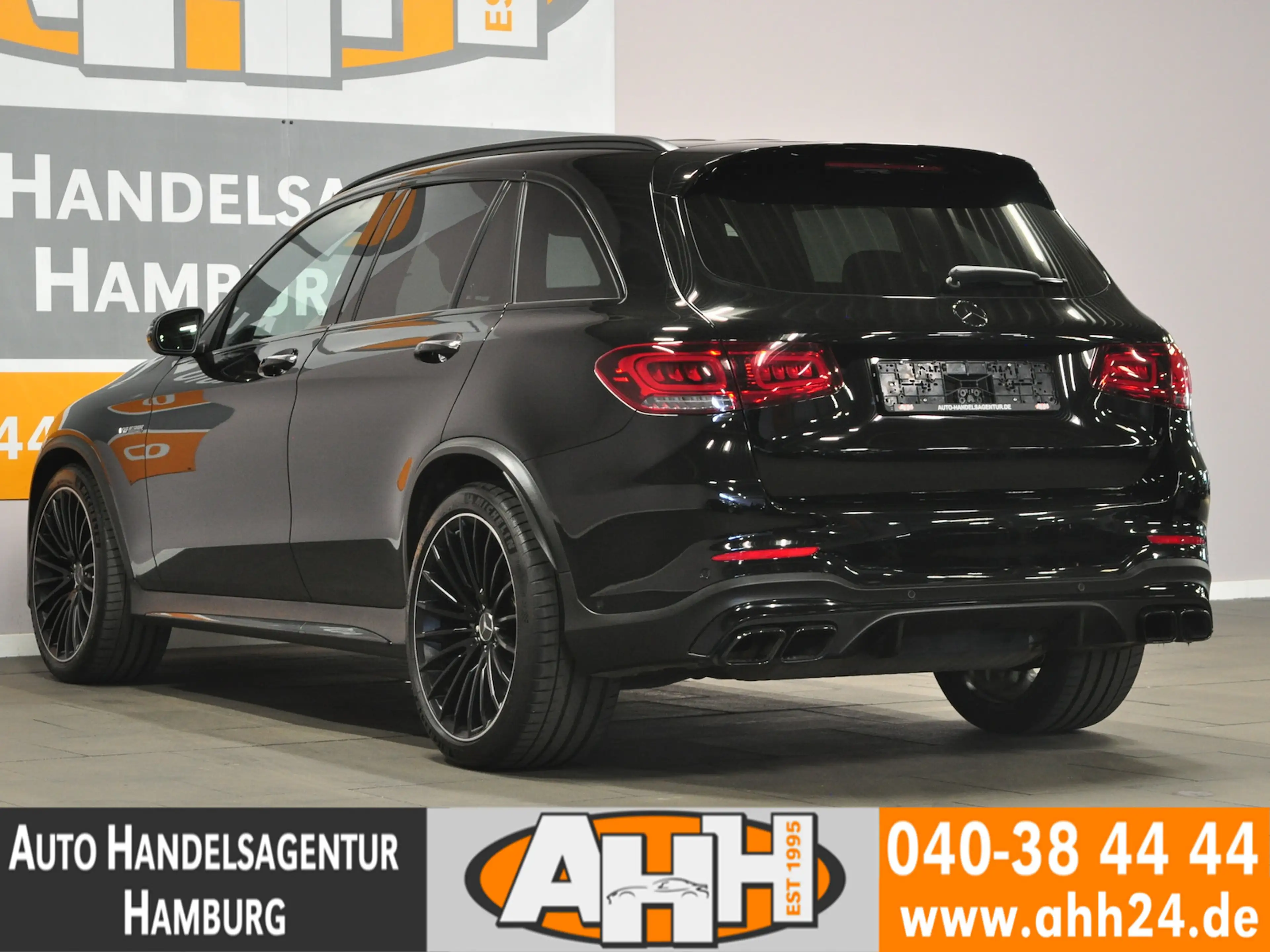 Mercedes-Benz GLC 63 AMG 4M PERFORMANCE PANO|HUD|AIR|AHK|NIGHT — photo 3