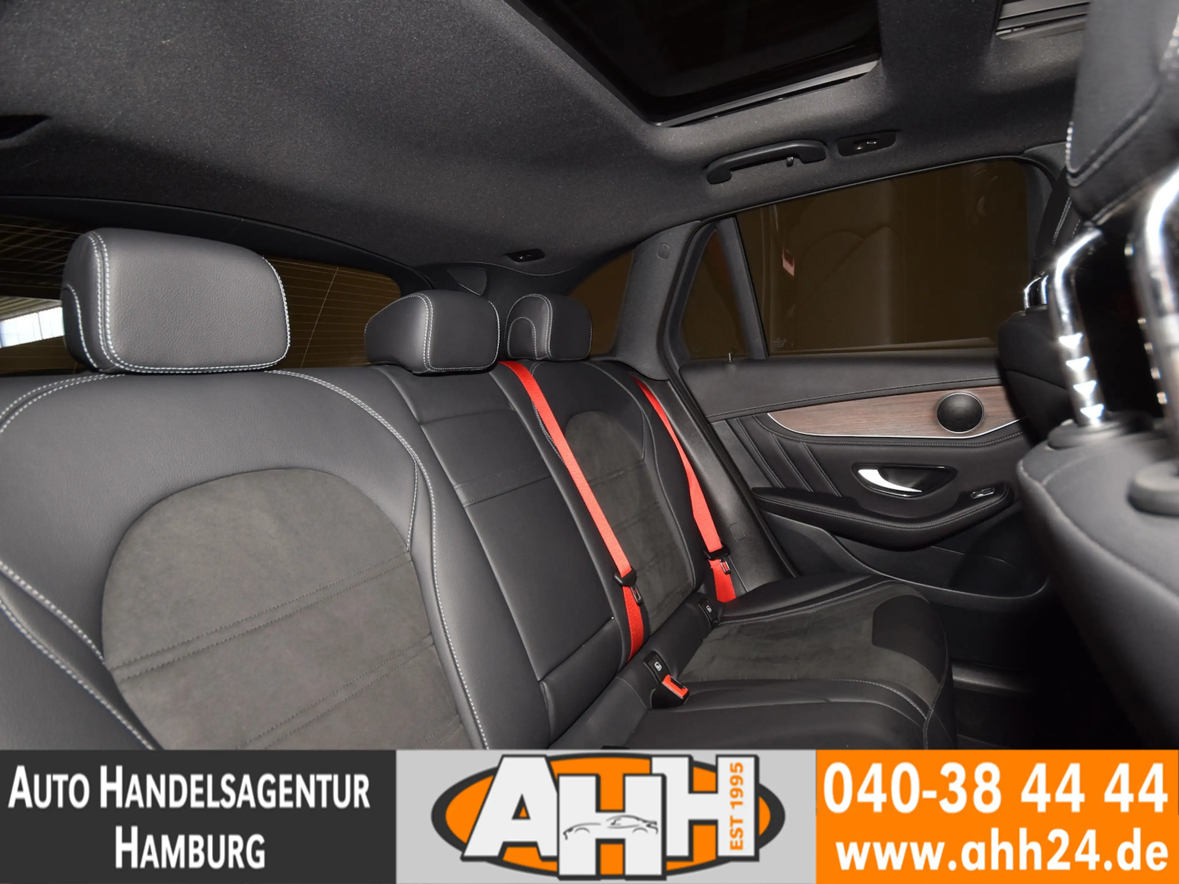 Mercedes-Benz GLC 63 AMG 4M PERFORMANCE PANO|HUD|AIR|AHK|NIGHT — photo 15