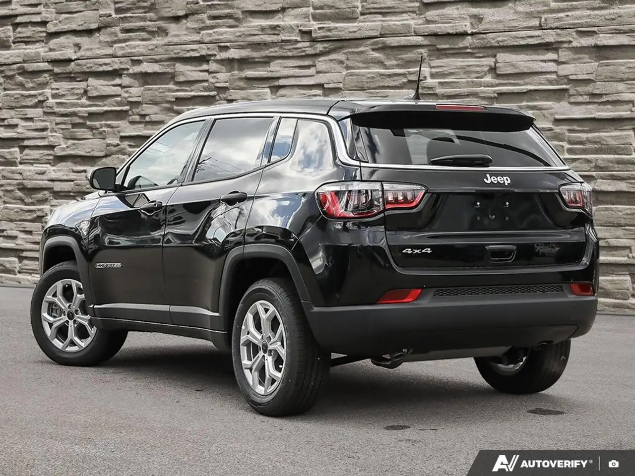 Jeep Compass photo Jeep Compass