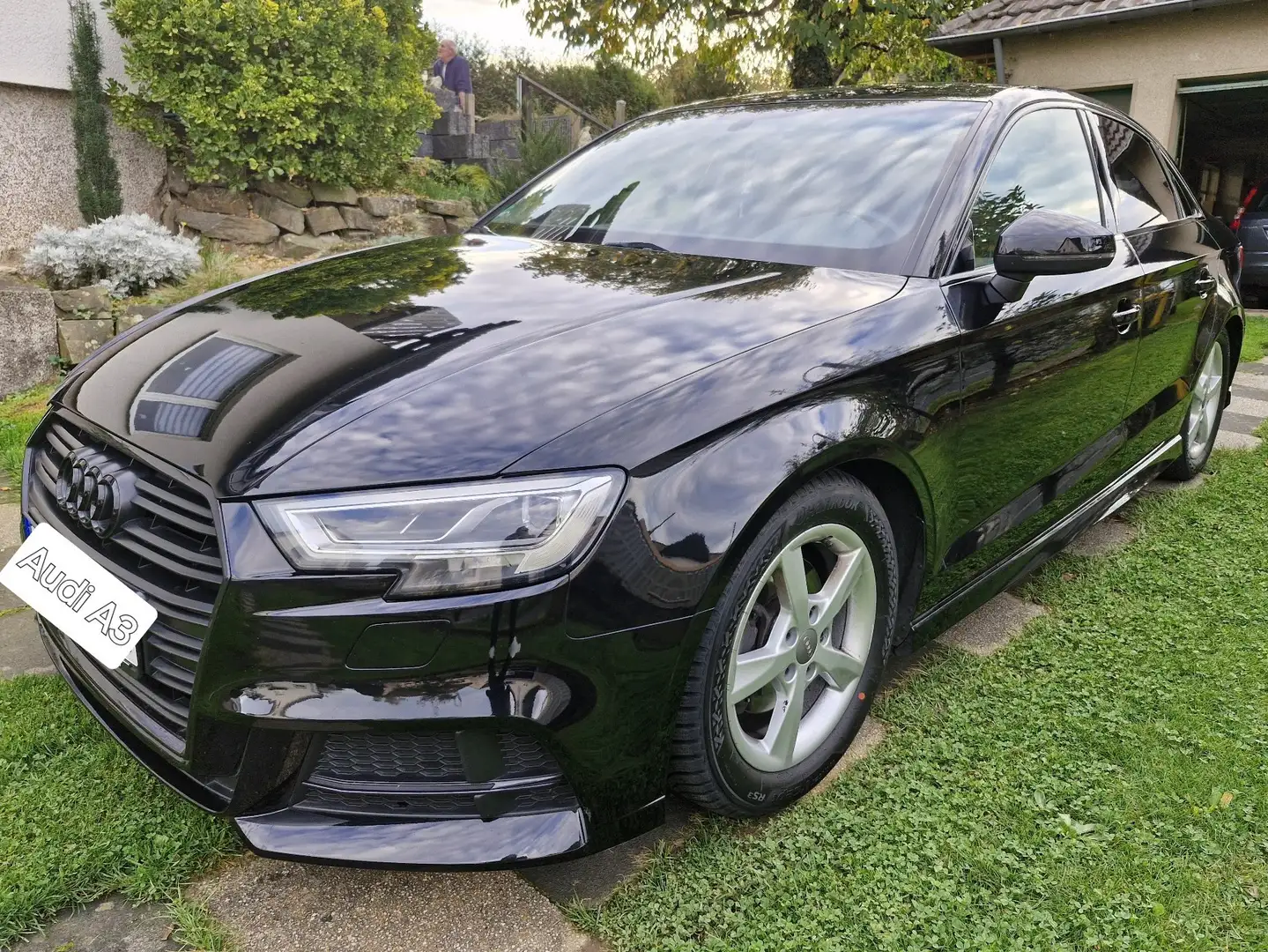 Audi A3 Limousine S Line Sport Schwarz - 2