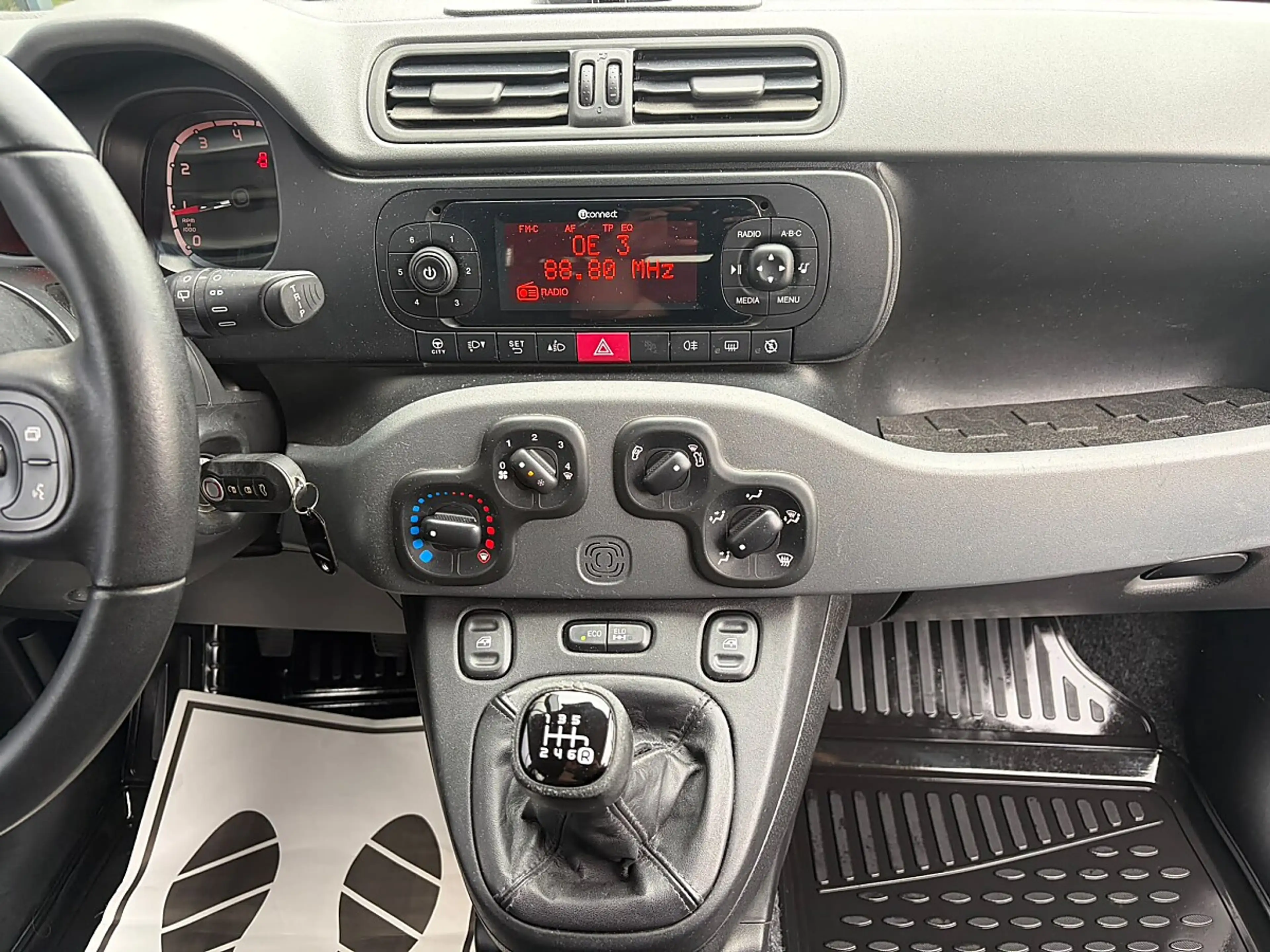 Fiat Panda TwinAir 85 4x4 Wild / Anhängerkupplung — photo 11