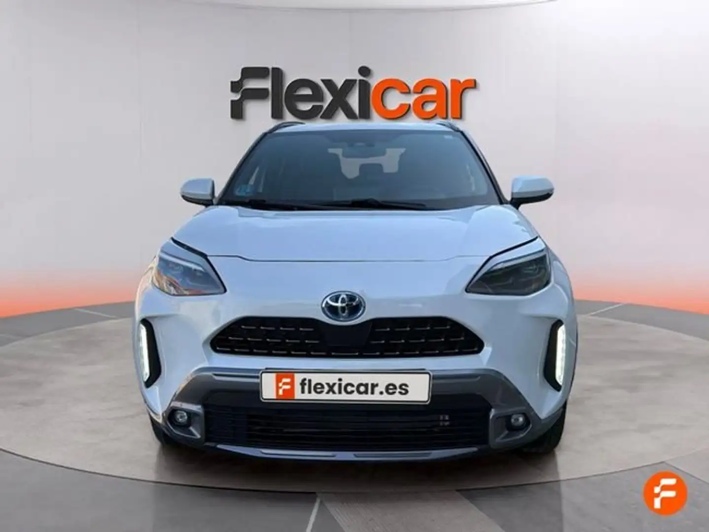 Toyota Yaris Cross 120H Adventure Blanco - 2