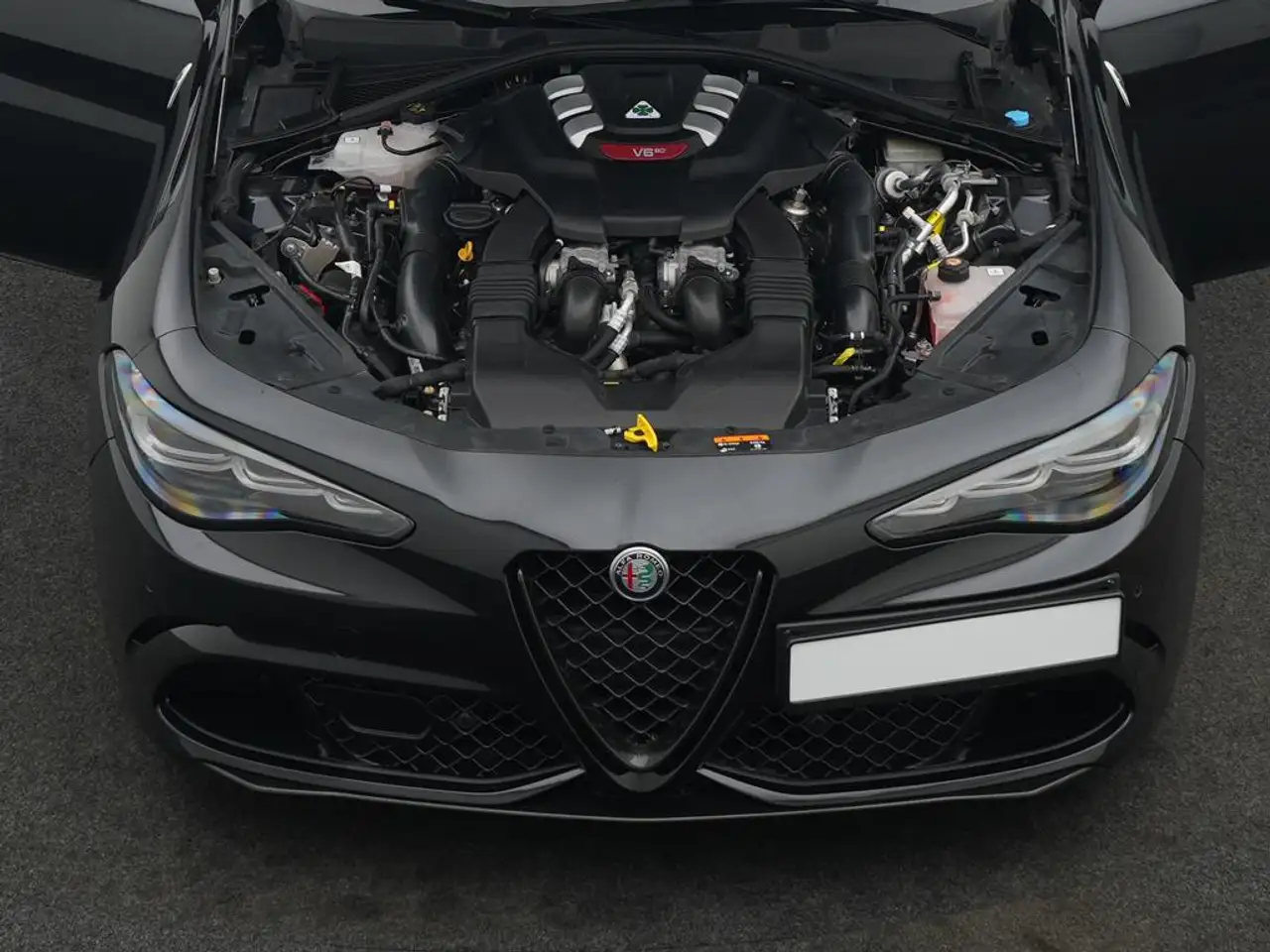 Alfa Romeo Giulia 2023 — фото 7