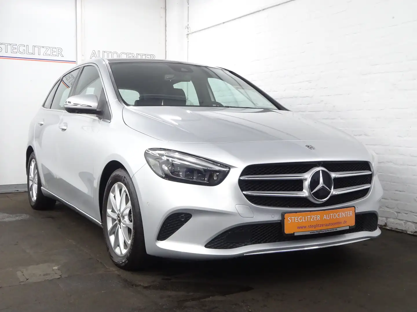 Mercedes-Benz B 200 d Progressive 8G ACC/Pano/360°/MBEAM/MBUX/TW Argintiu - 2