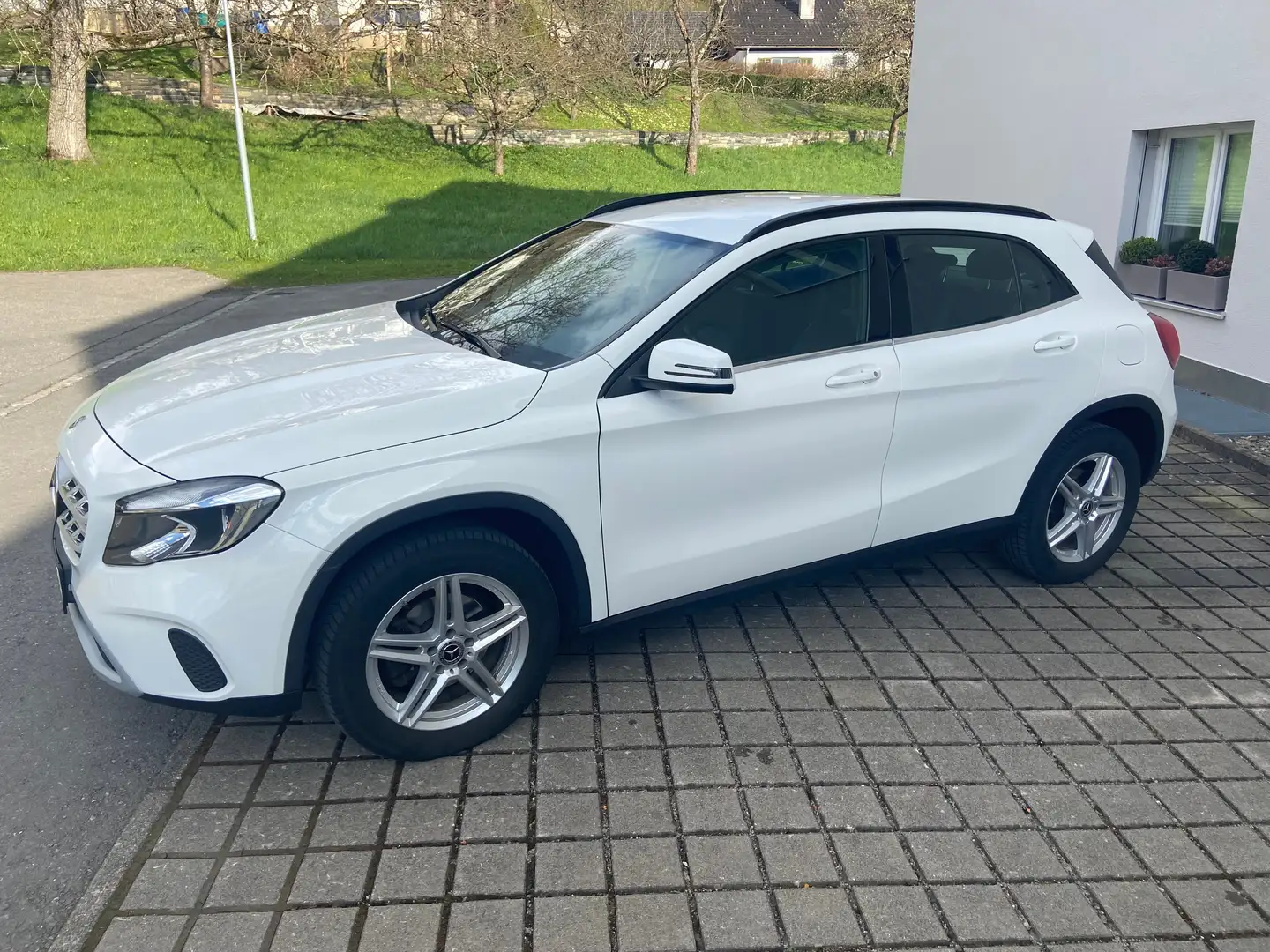Mercedes-Benz GLA 200 GLA 200 d Austria Edition Austria Edition Weiß - 1