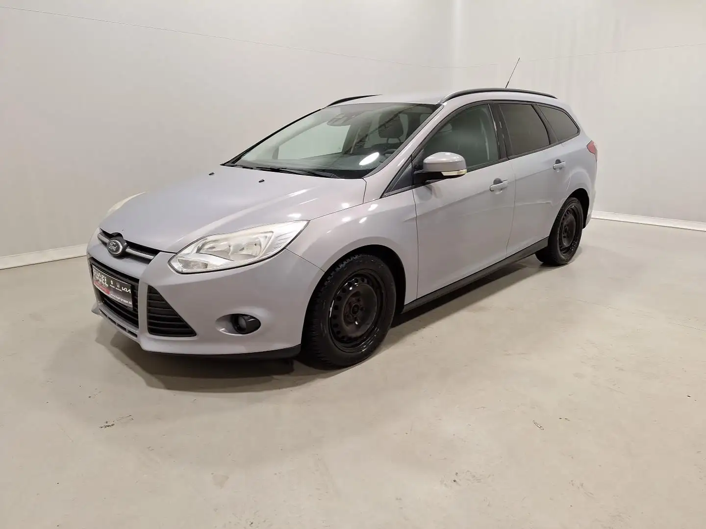 Ford Focus Turnier 1.6 TDCi Trend PDC|Klima Silber - 2