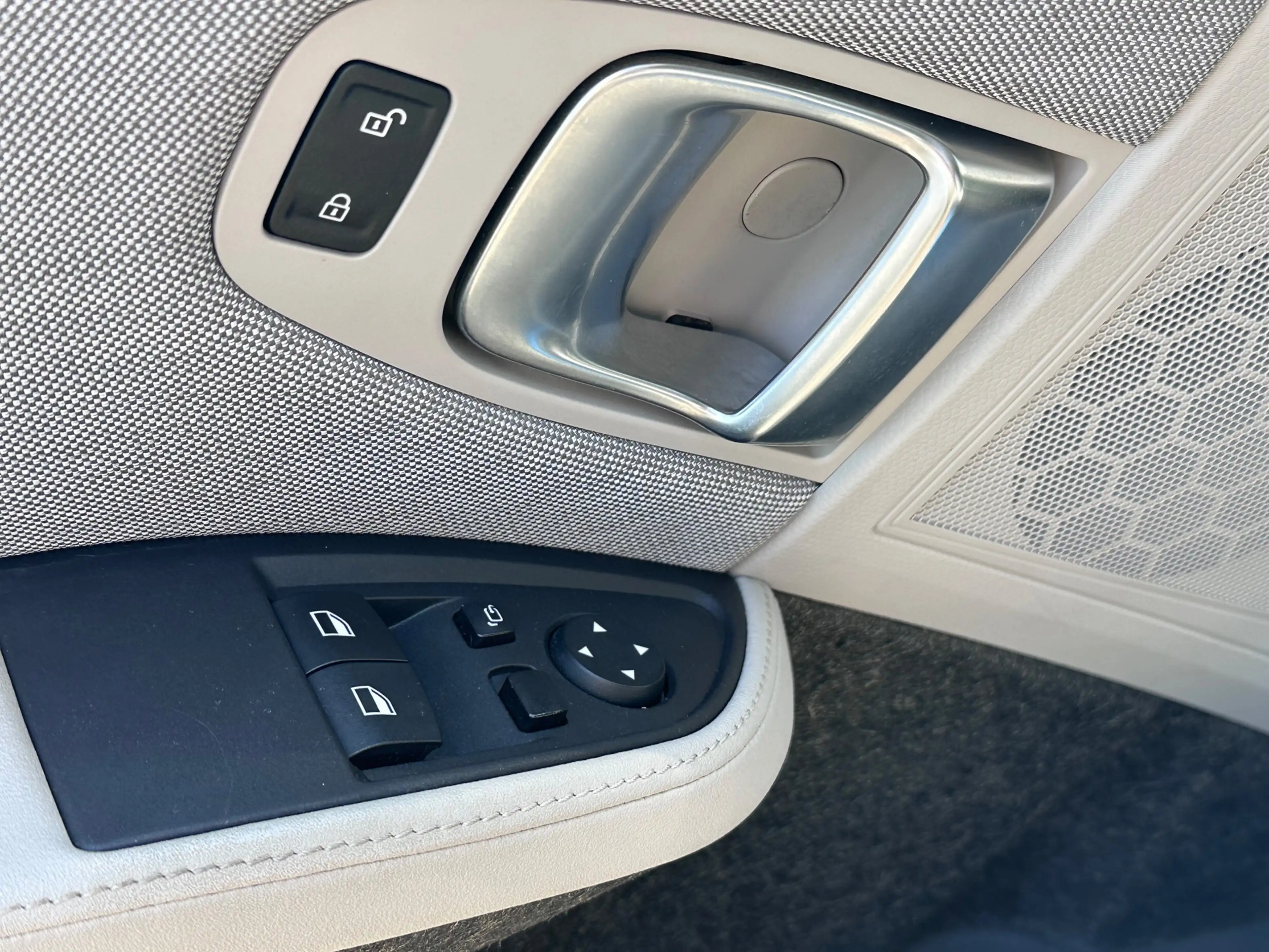 BMW i3 22 kWh WARMTEPOMP /SOH 86% / 20"/ NL-Auto / Leer / — photo 12