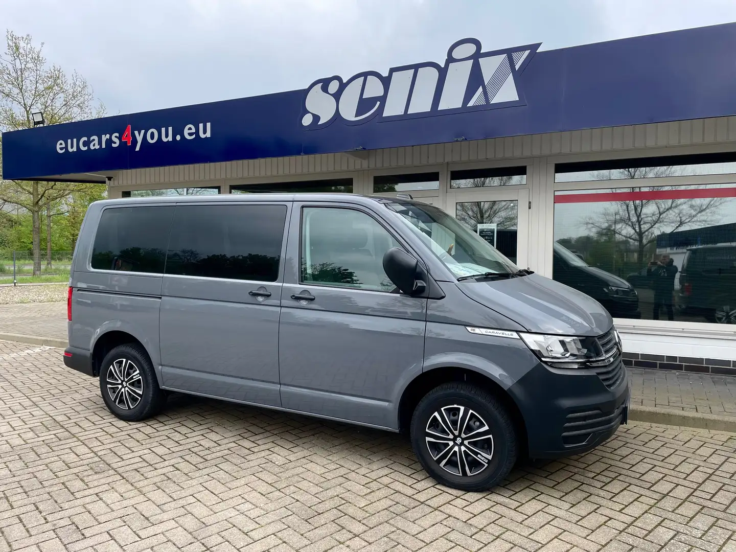 Volkswagen T6.1 Caravelle KR 2.0 TDi 2-2-3 ACA Dach Black GRA PDC Privacy Gri - 1