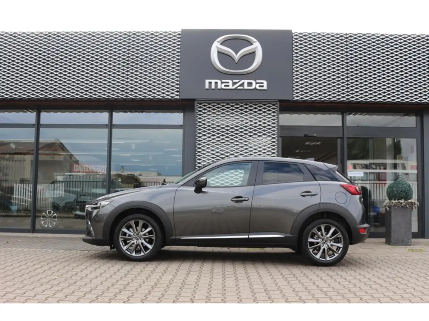 Mazda CX-3 SKYACTIV-G+KIZOKU-INTENSE+ALLWETTERREIFEN Grau - 2