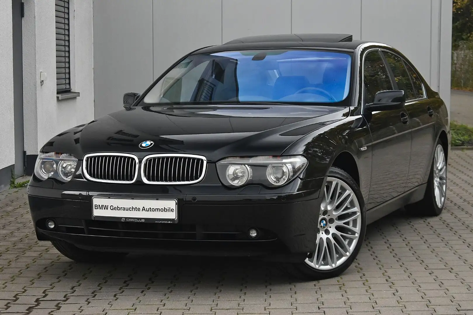 BMW 745 iA*Massage! Lenkradheizung! Soft Close! AHK!* Schwarz - 2