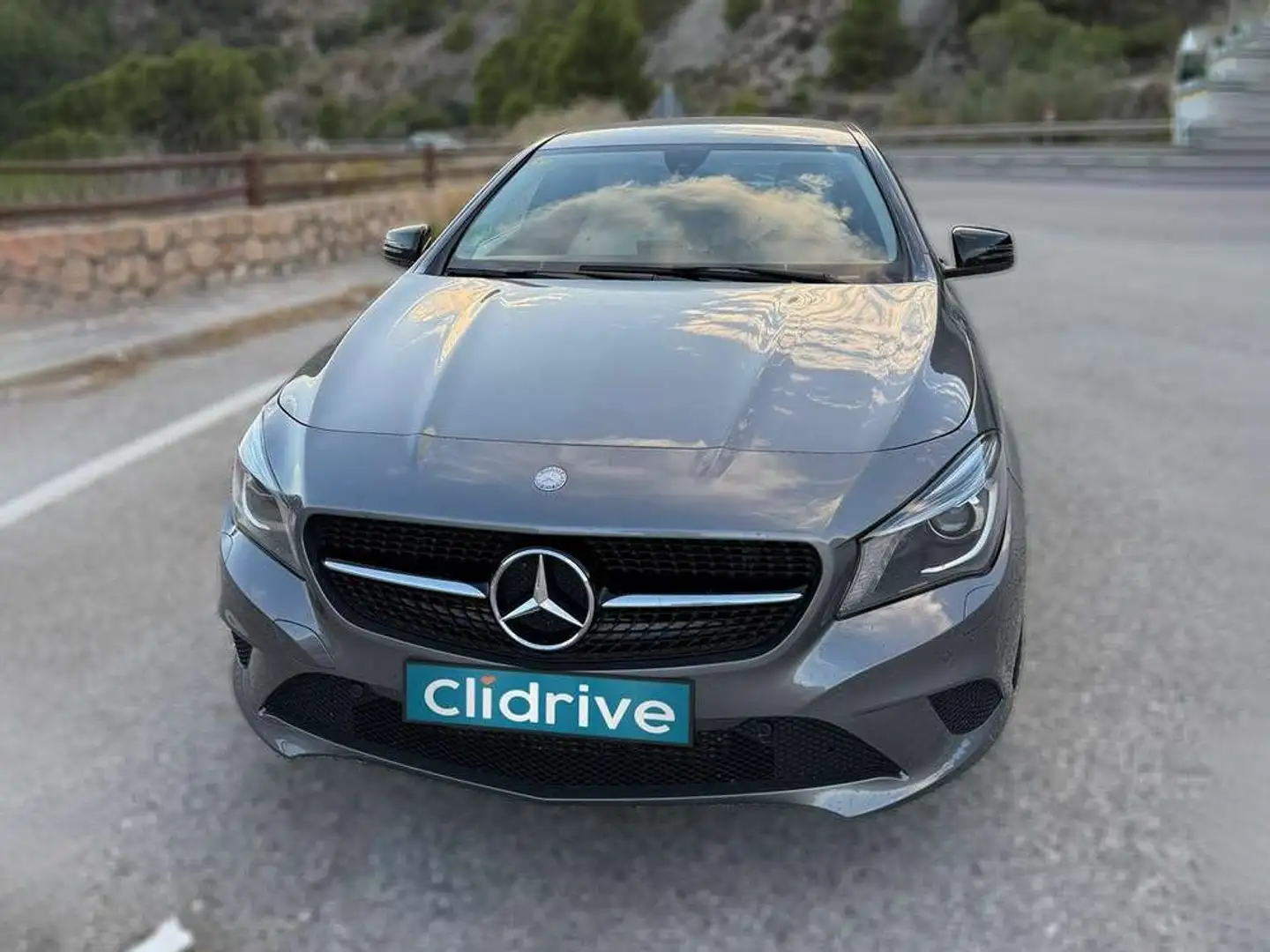 Mercedes-Benz CLA 220 CDI Aut. Gris - 2