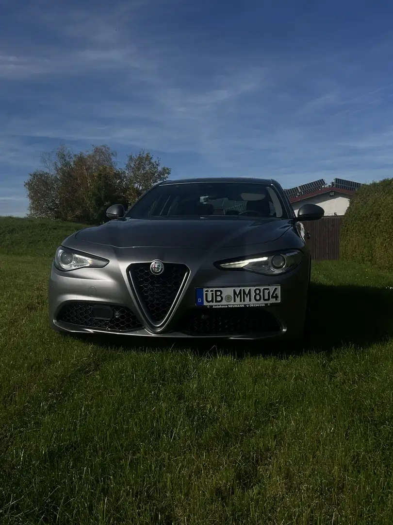 Alfa Romeo Giulia 2.2 Diesel AT8 - 1